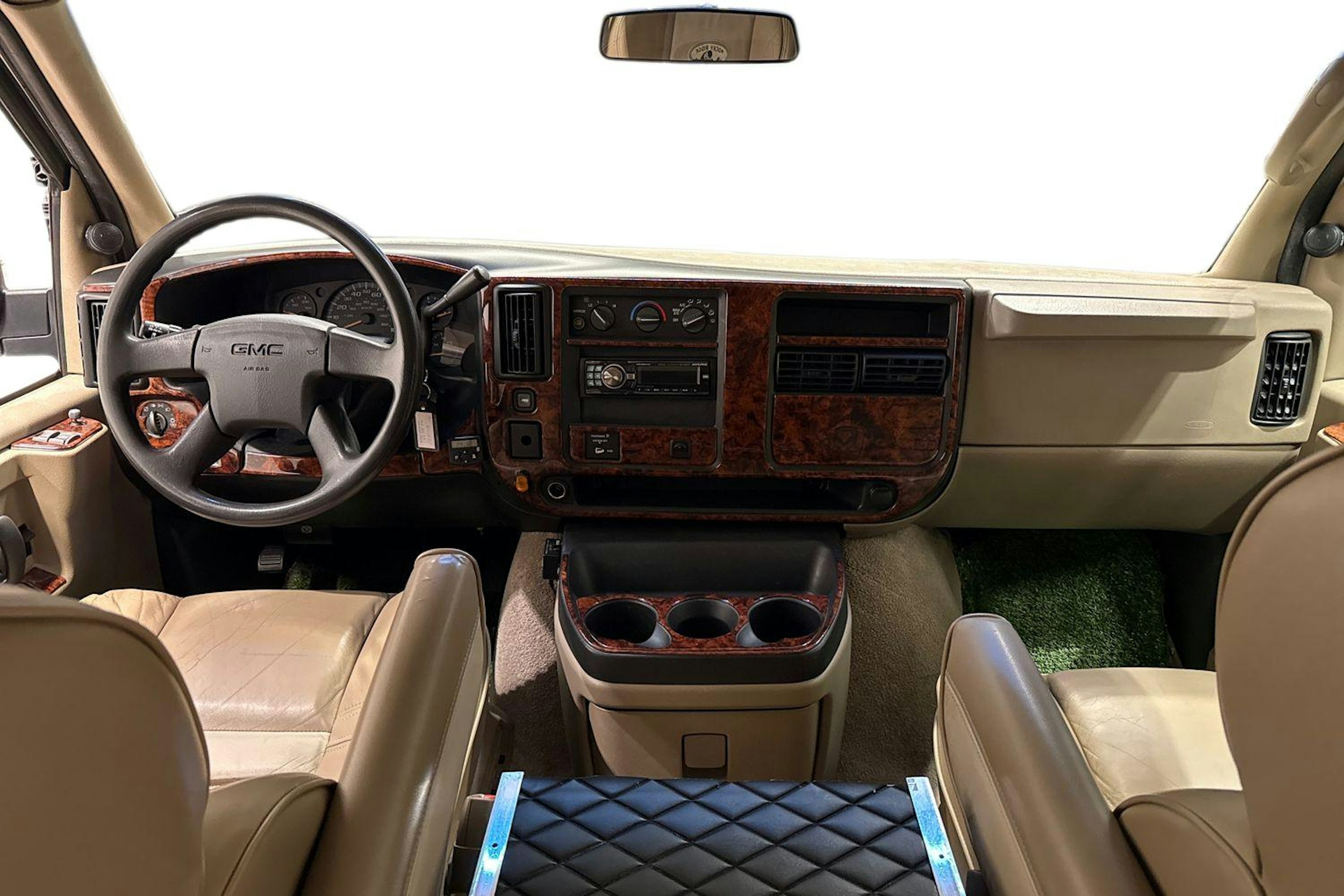 valkoinen GMC Savana 2006 kuva 9.