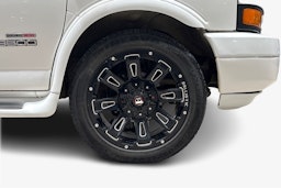 valkoinen GMC Savana 2006 kuva 12.