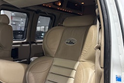 valkoinen GMC Savana 2006 kuva 21.