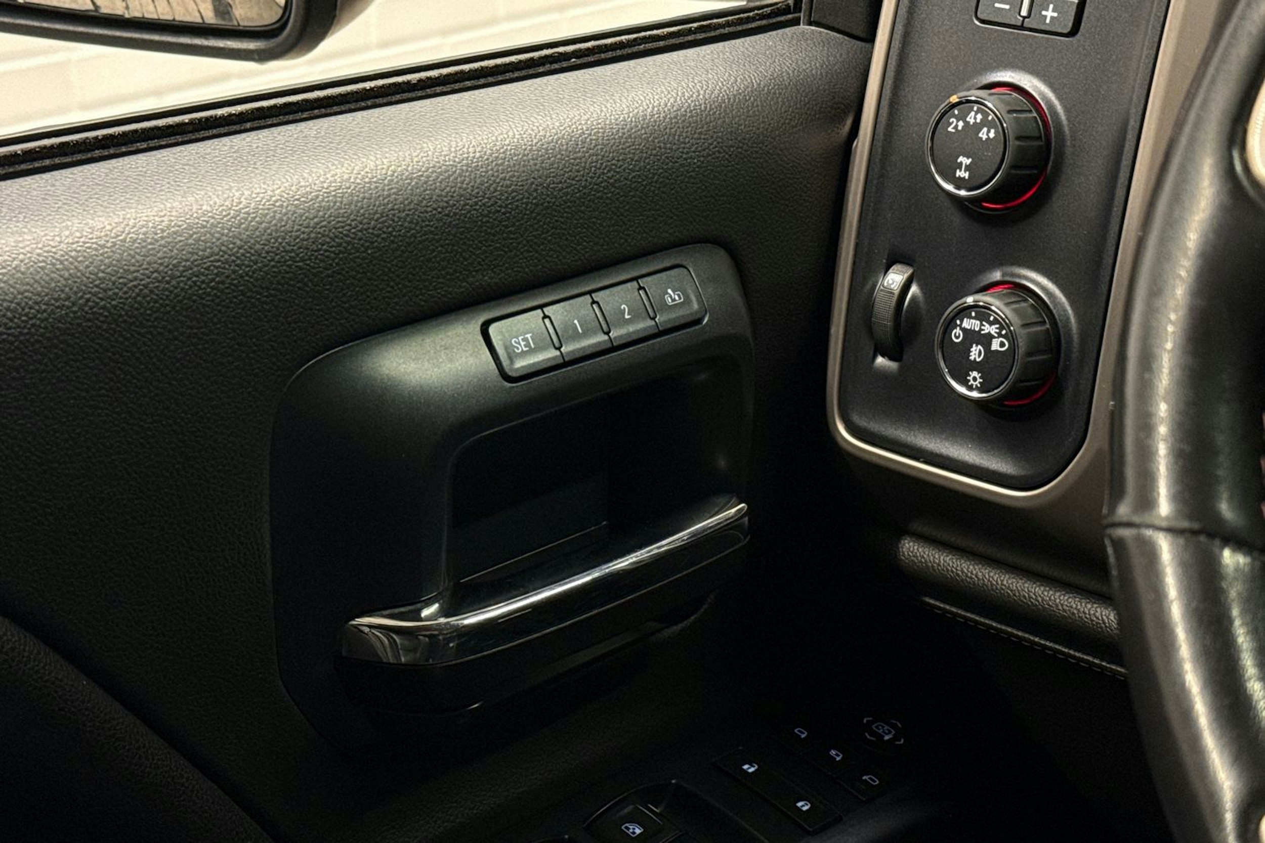 musta GMC Sierra 2015 kuva 16.