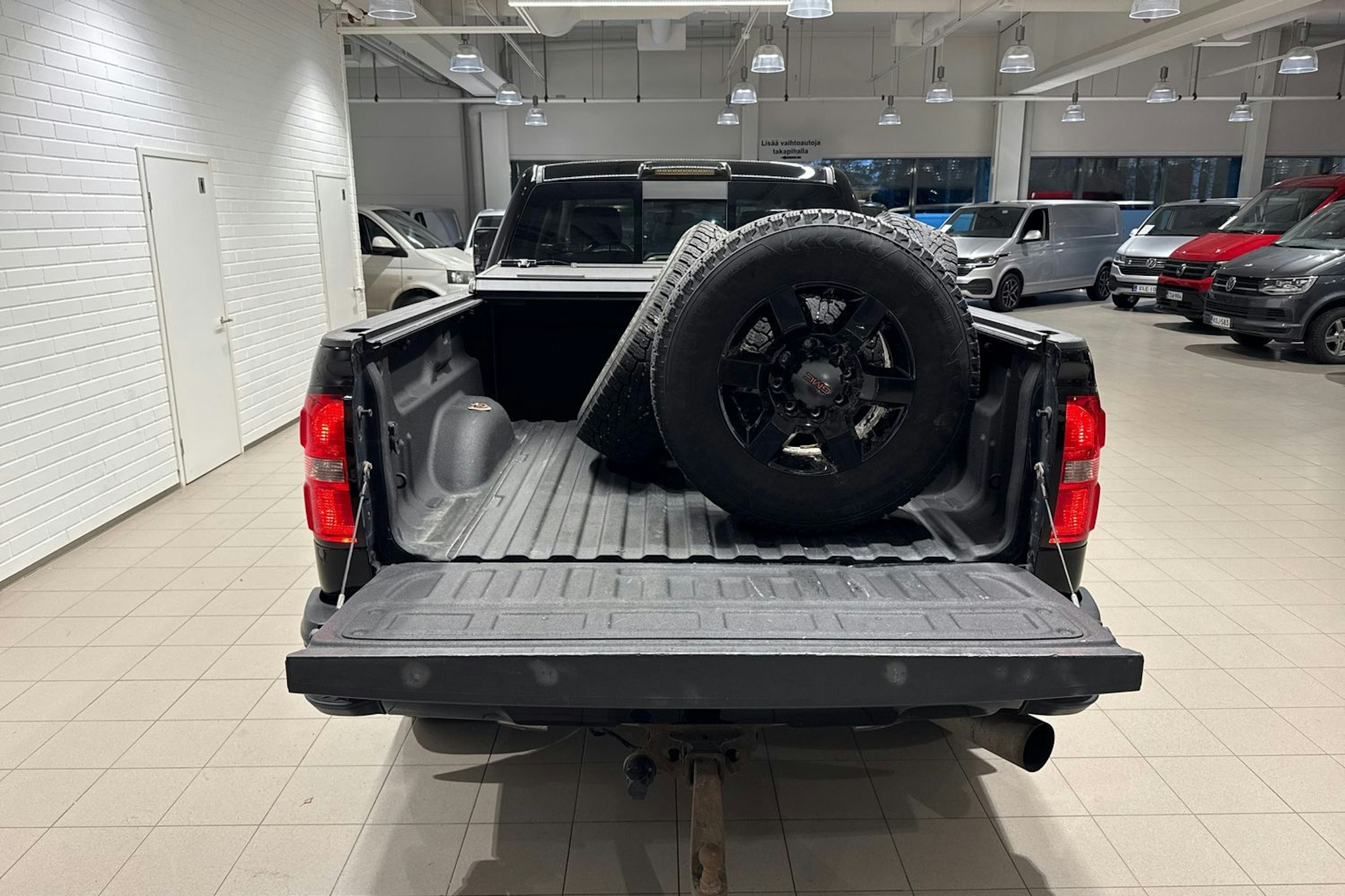 musta GMC Sierra 2015 kuva 17.