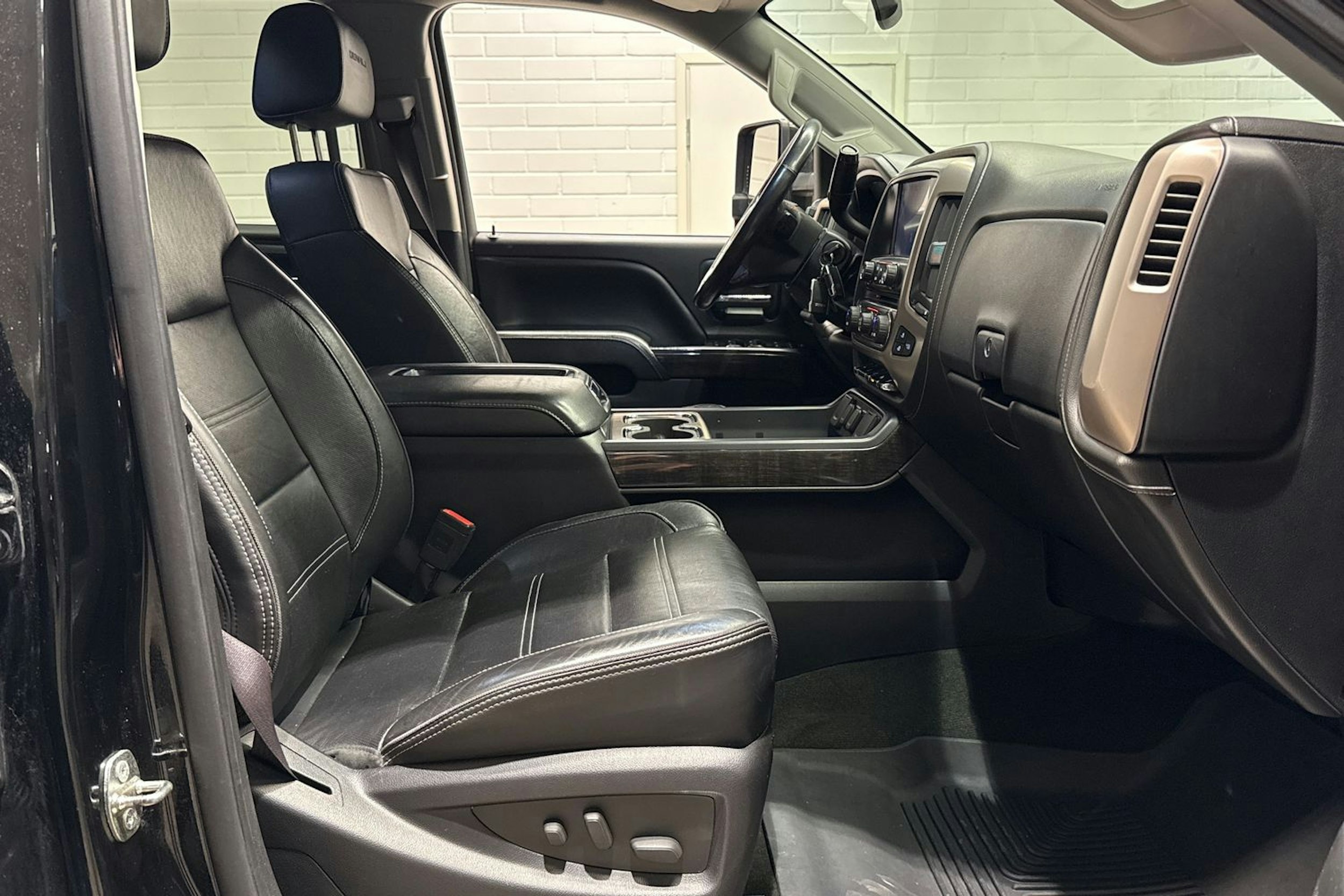 musta GMC Sierra 2015 kuva 19.