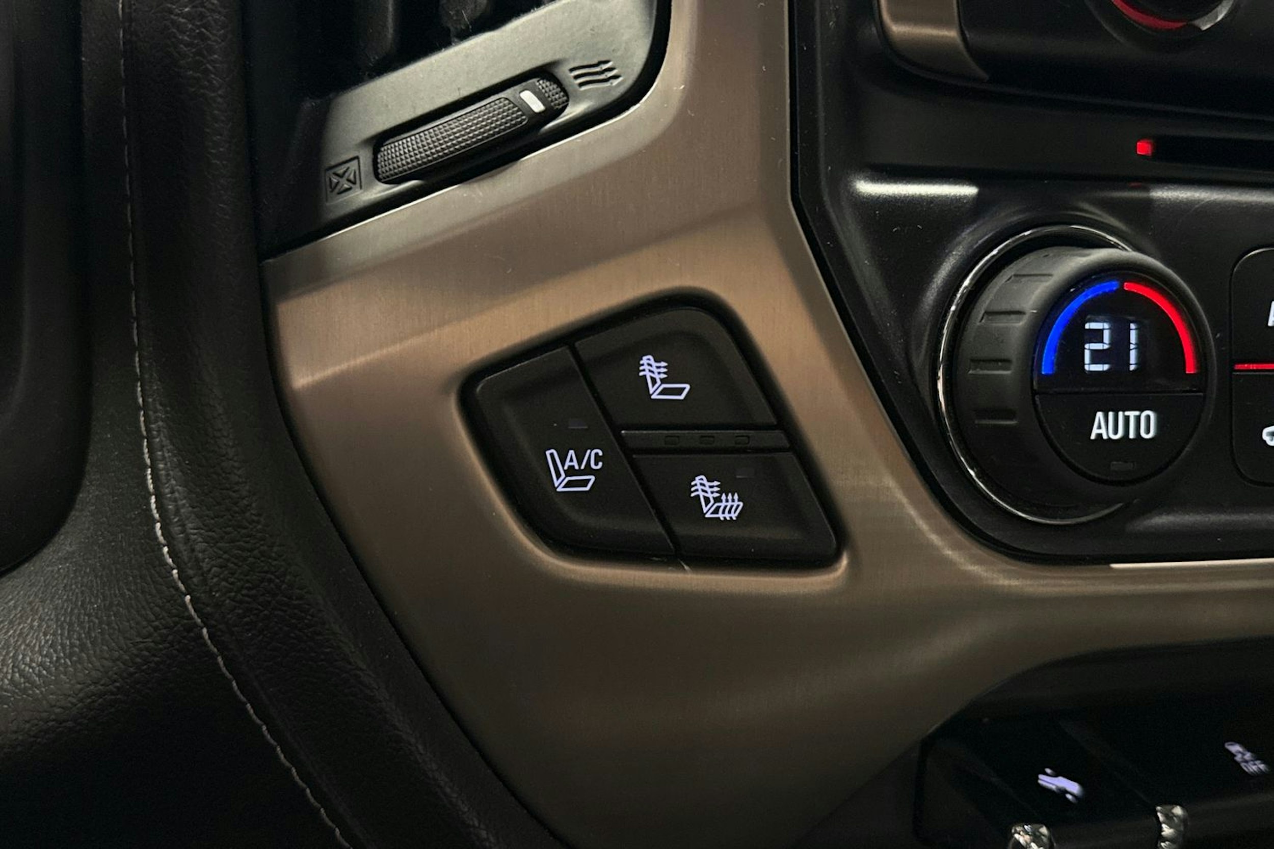 musta GMC Sierra 2015 kuva 25.