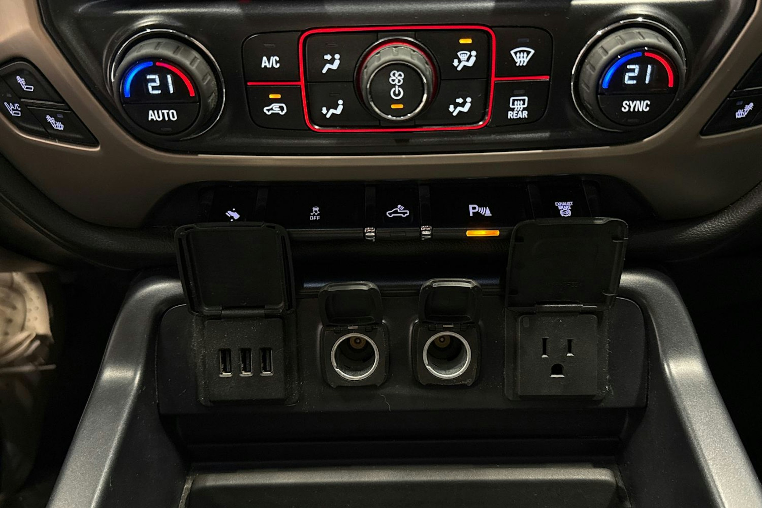 musta GMC Sierra 2015 kuva 29.