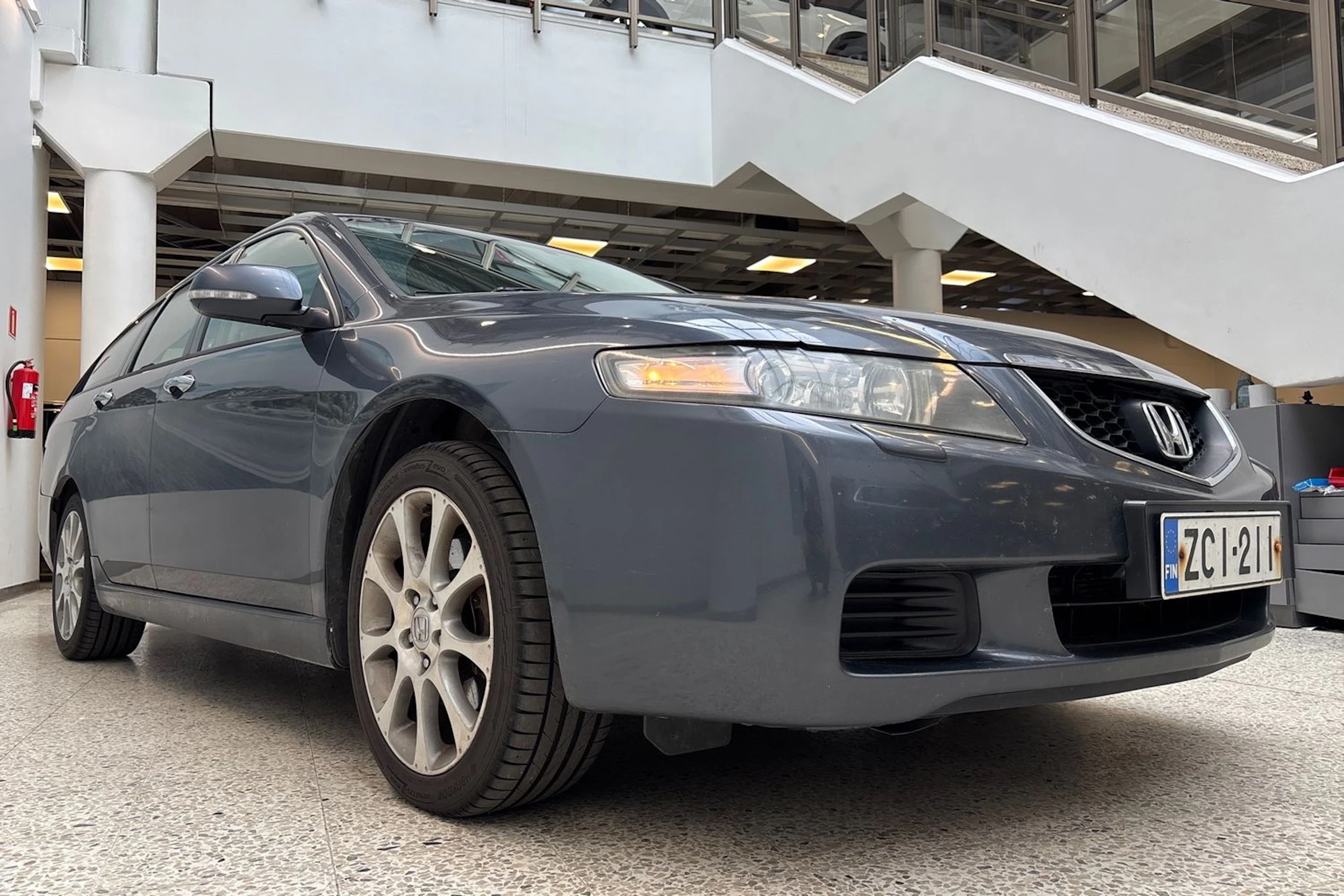 harmaa Honda Accord 2005 kuva 16.