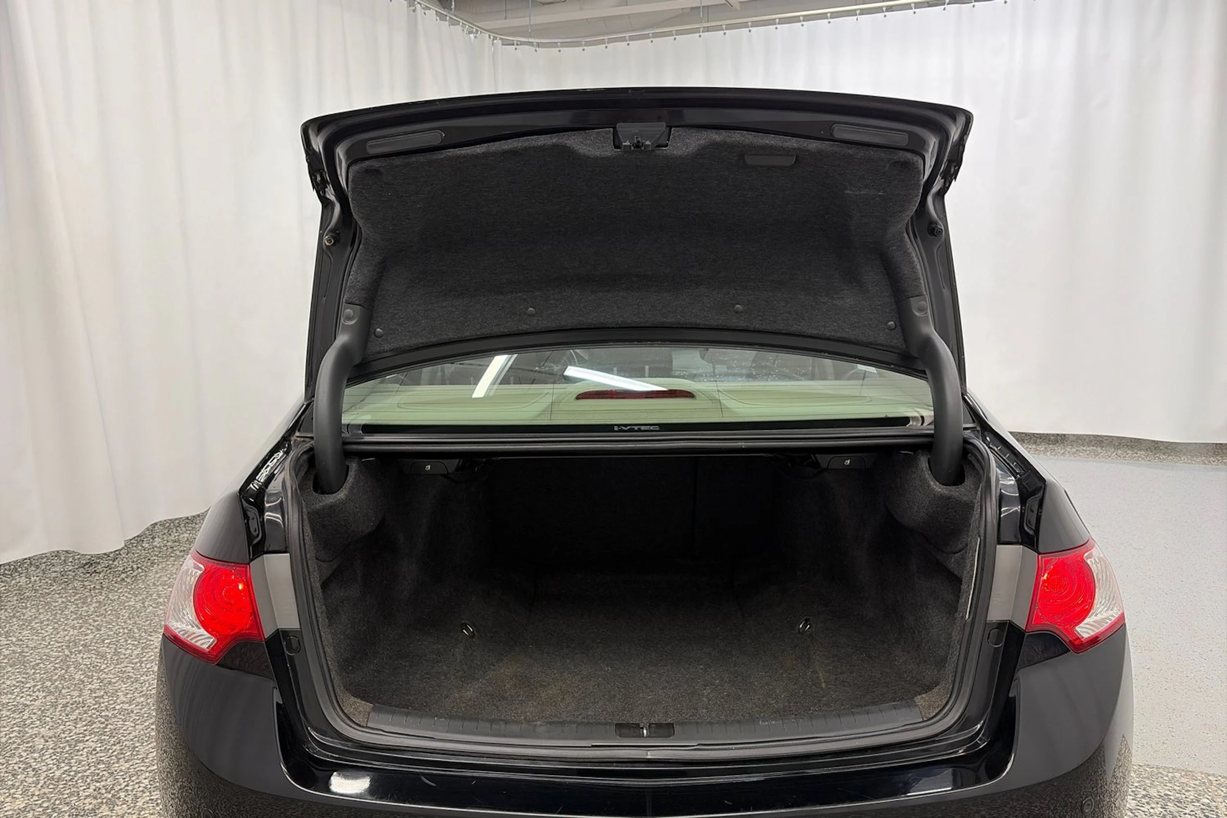 musta Honda Accord 2009 kuva 11.