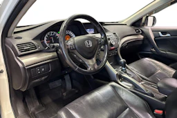 Valkoinen Honda ACCORD 2010 kuva 6.