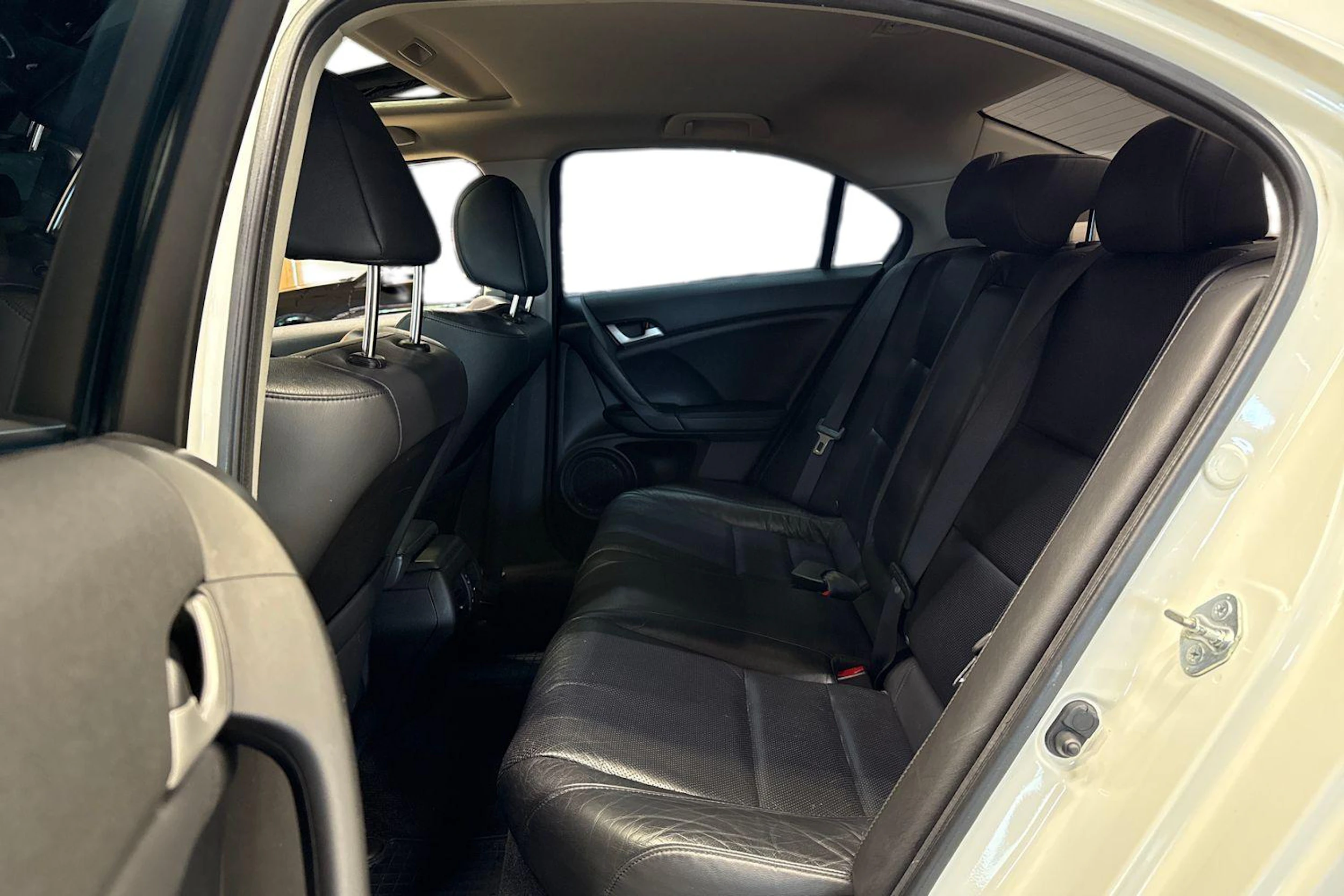 Valkoinen Honda ACCORD 2010 kuva 8.