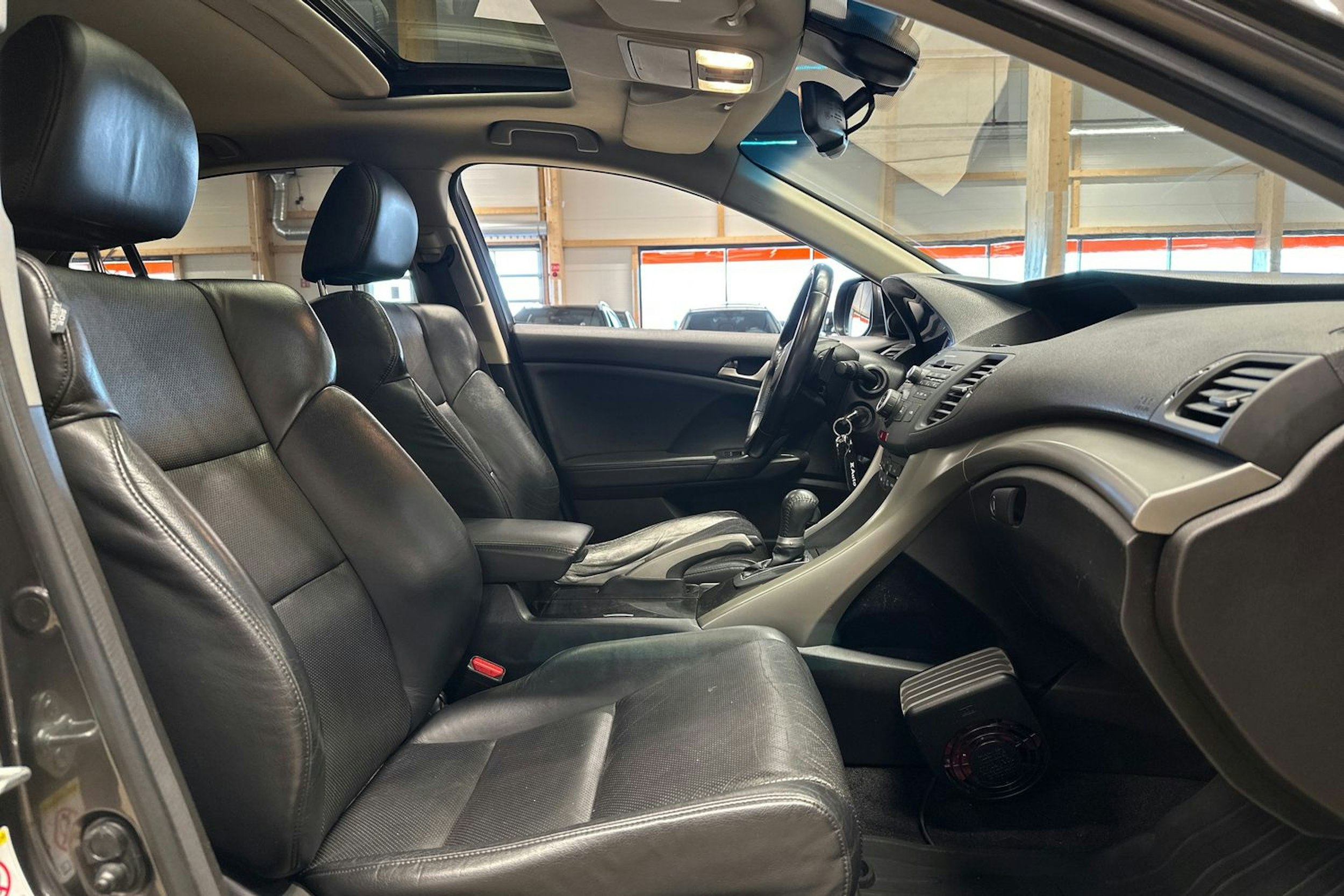 harmaa Honda Accord 2011 kuva 15.