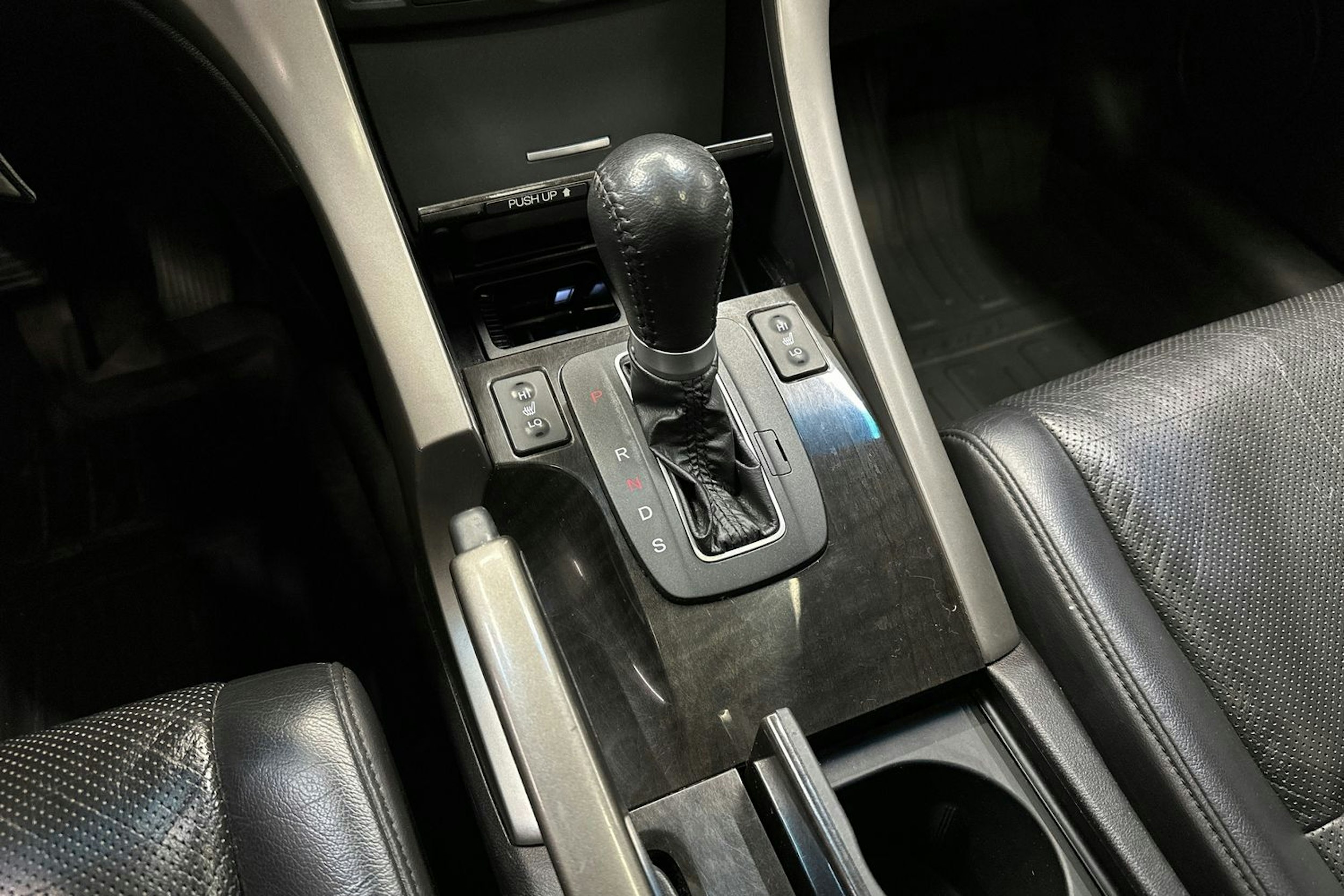 harmaa Honda Accord 2011 kuva 26.