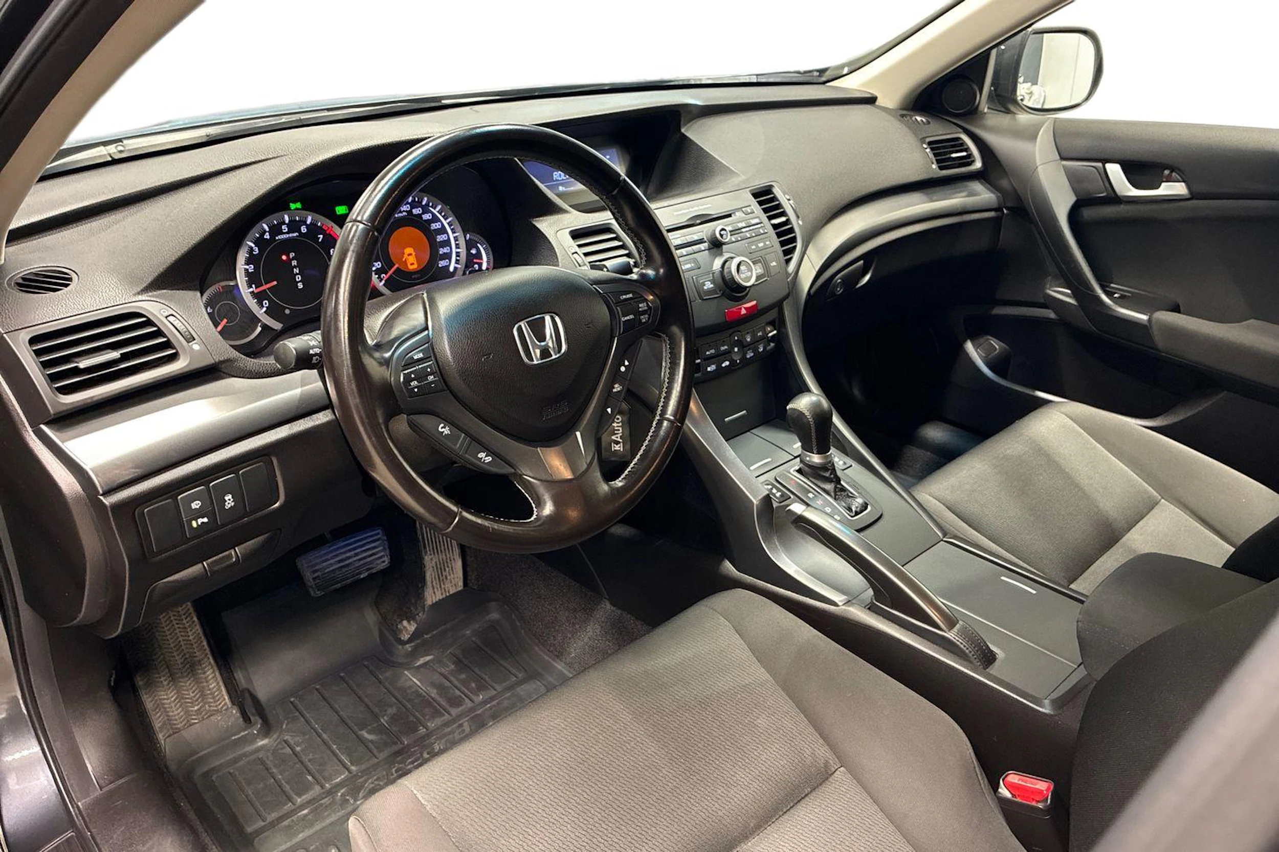 harmaa Honda Accord 2011 kuva 8.