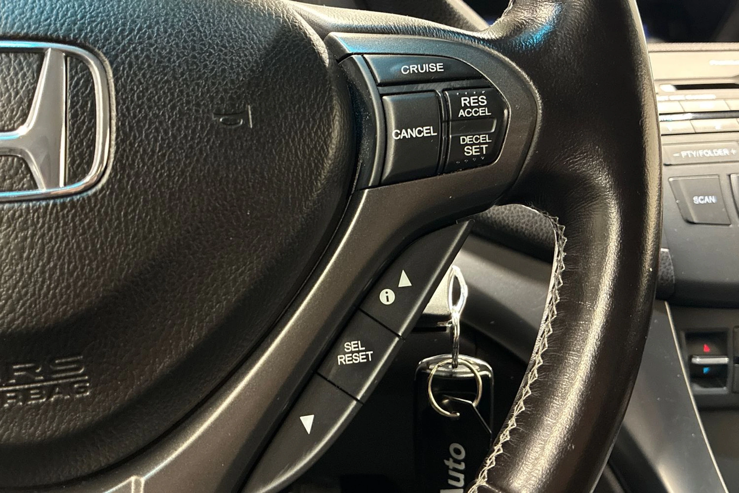 harmaa Honda Accord 2011 kuva 18.
