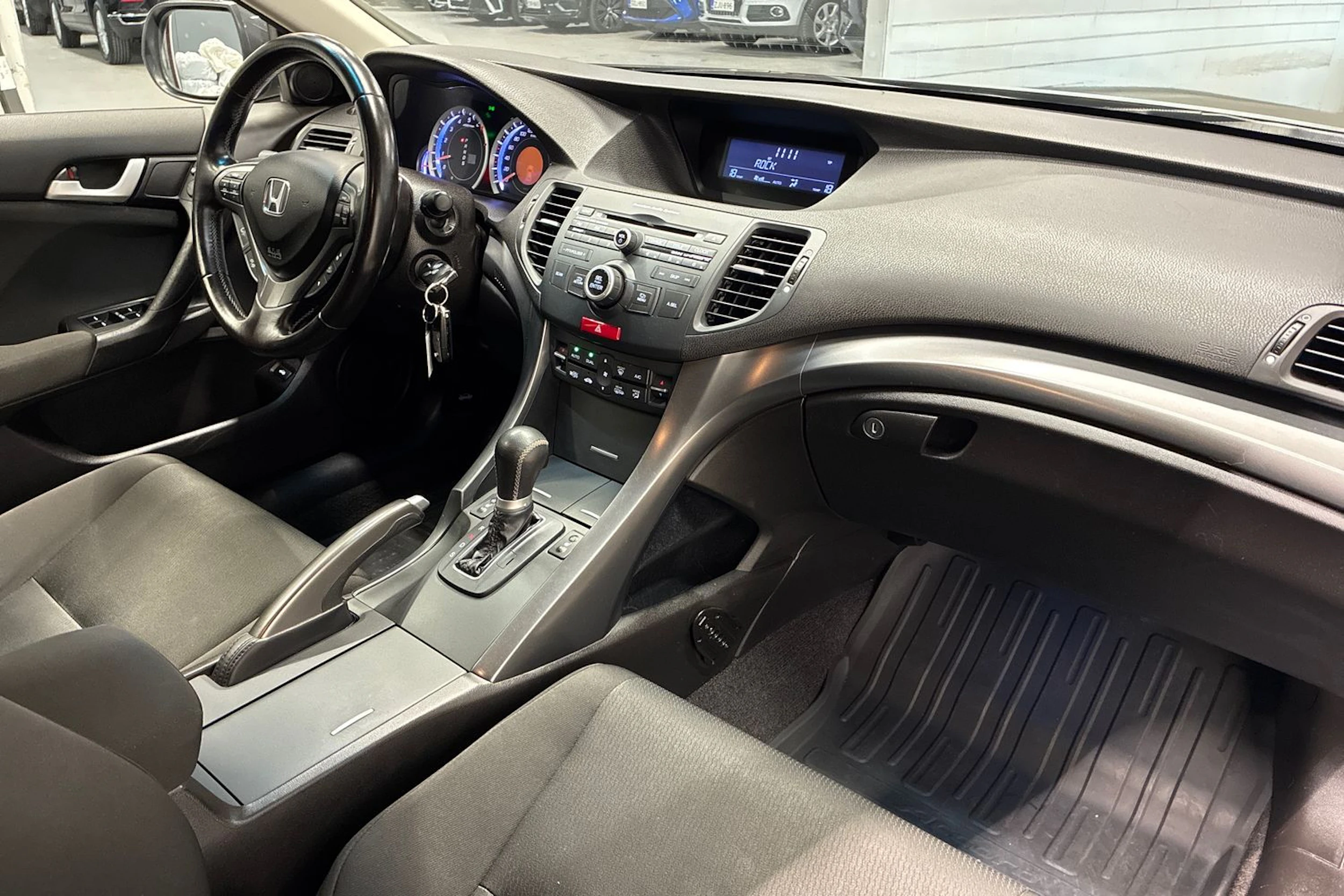 harmaa Honda Accord 2011 kuva 27.