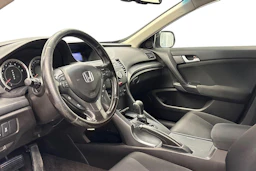 musta Honda Accord 2012 kuva 6.