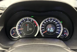 musta Honda Accord 2012 kuva 17.