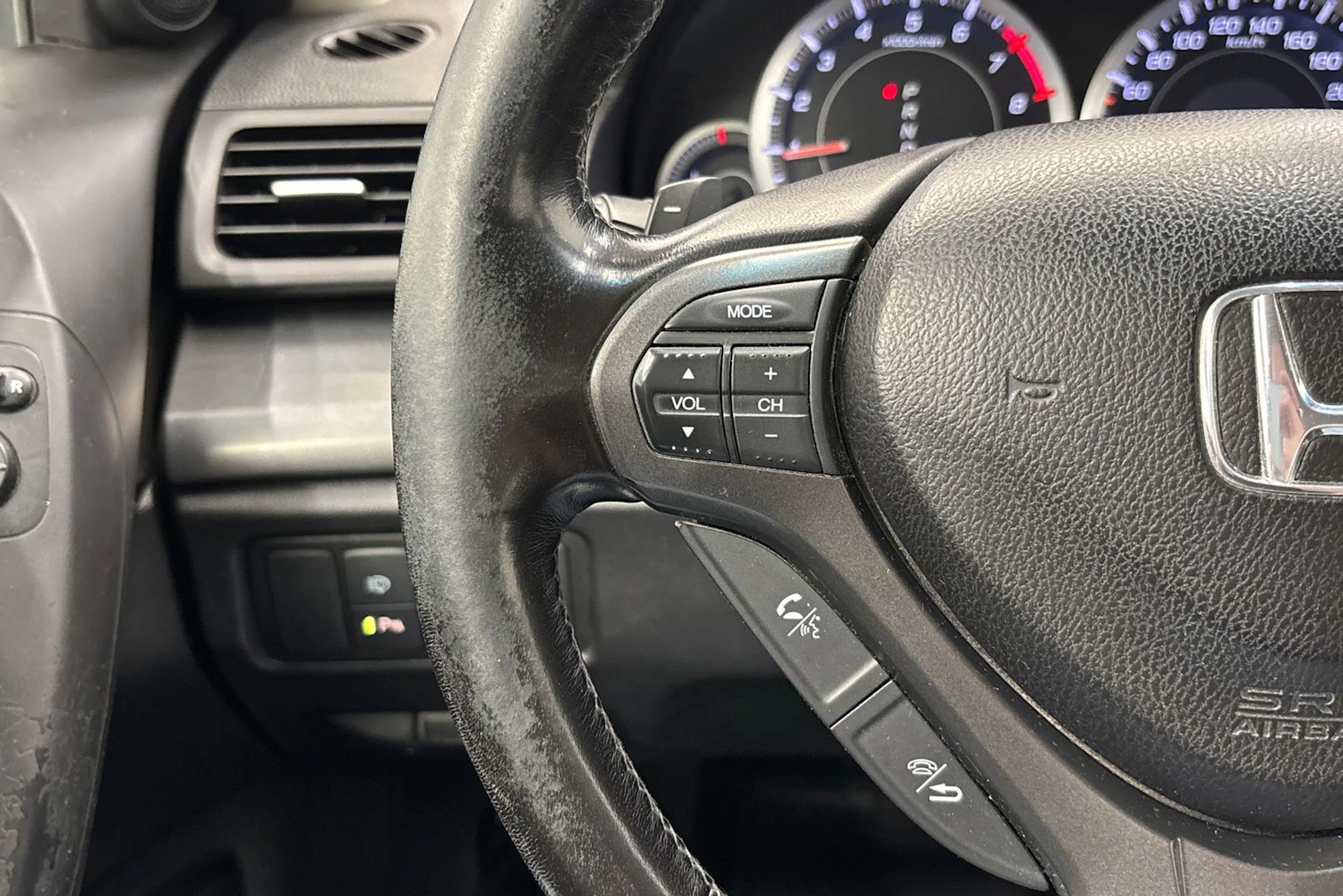 musta Honda Accord 2012 kuva 18.