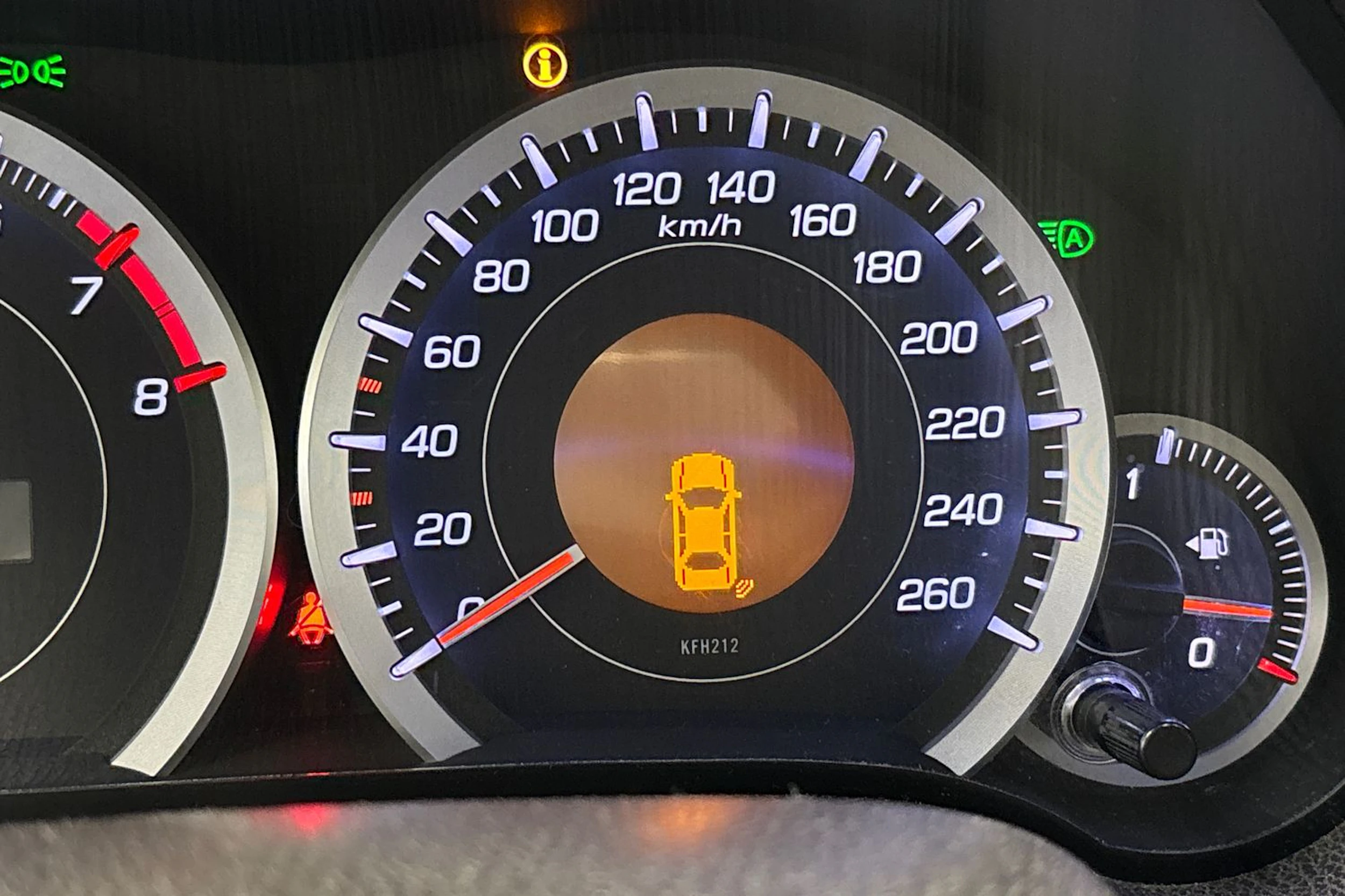musta Honda Accord 2012 kuva 22.