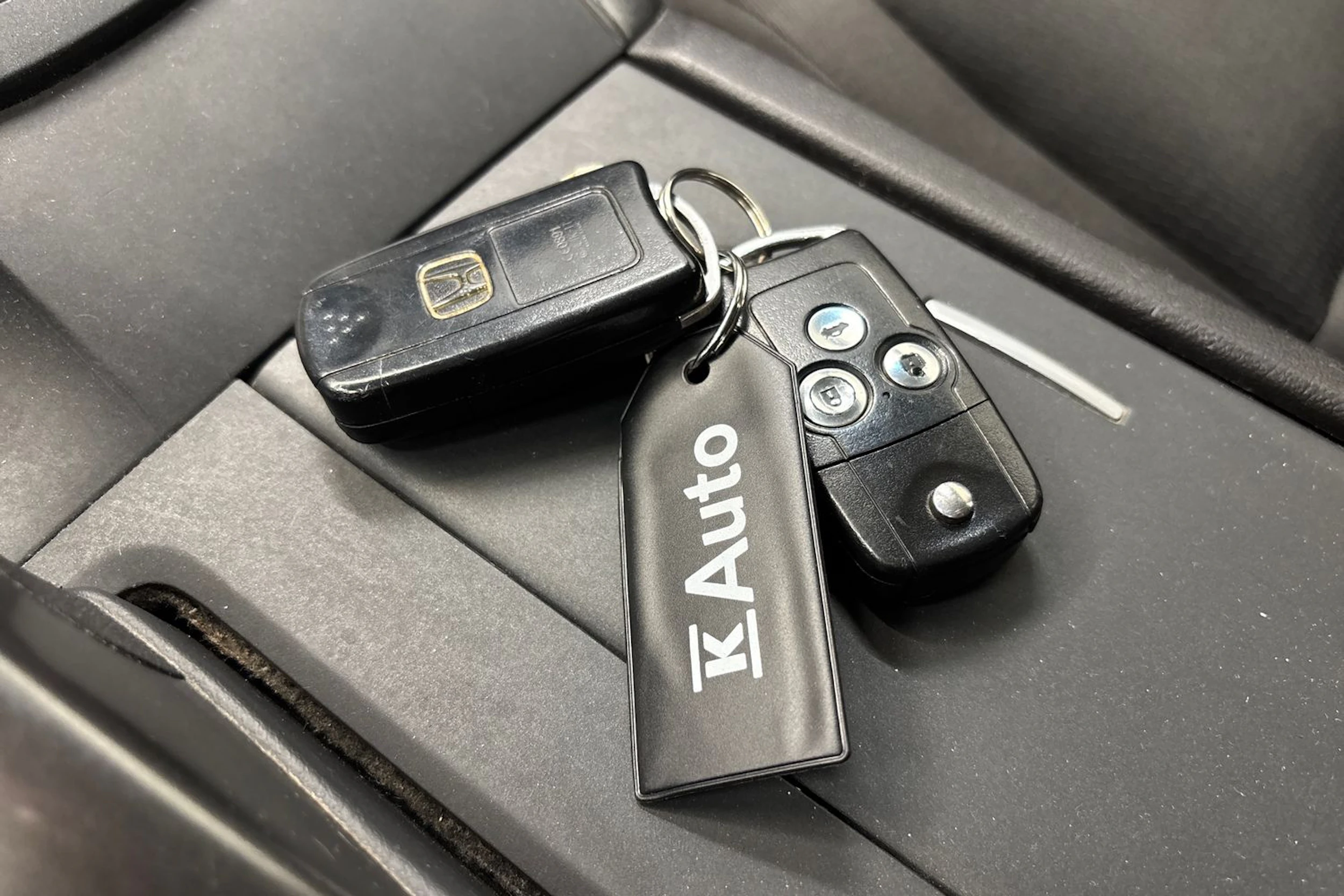musta Honda Accord 2012 kuva 23.