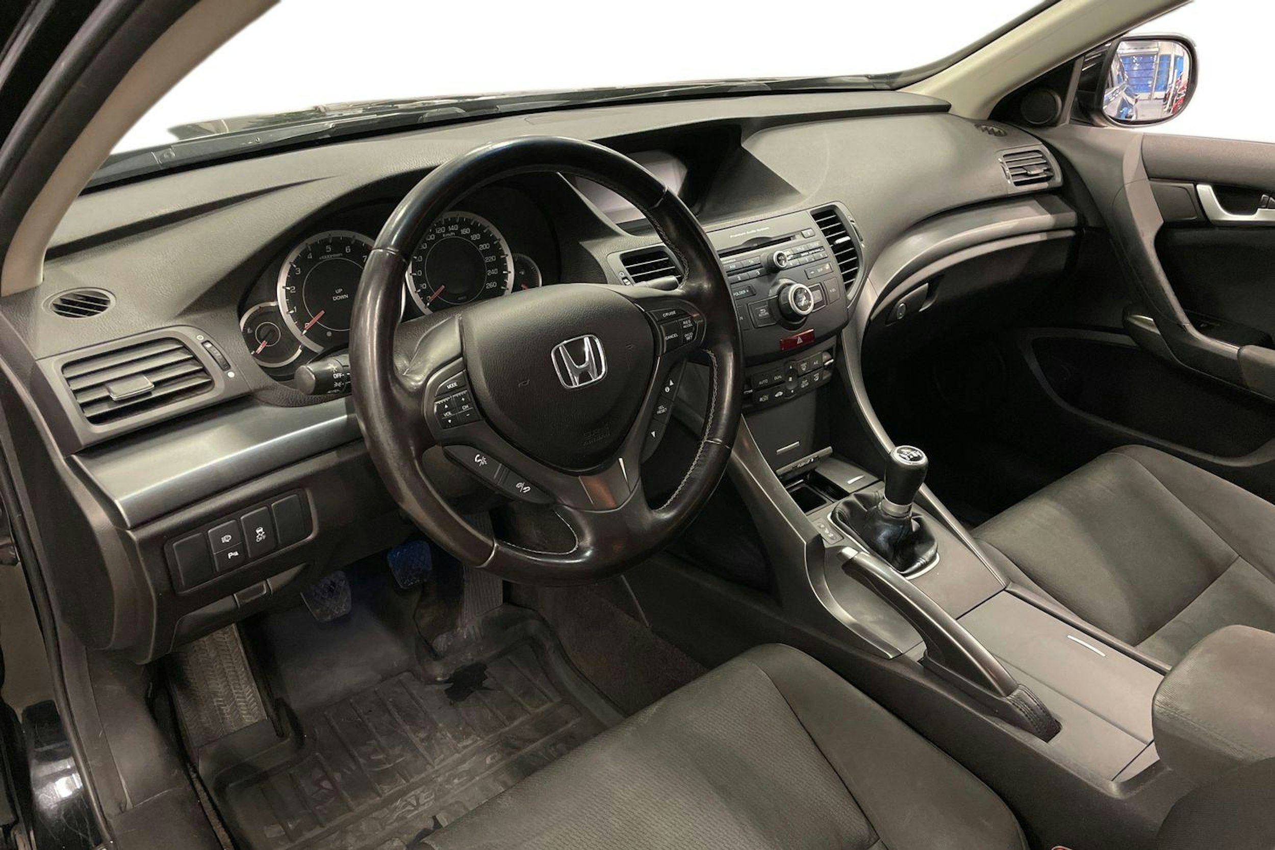 Musta Honda ACCORD 2012 kuva 7.