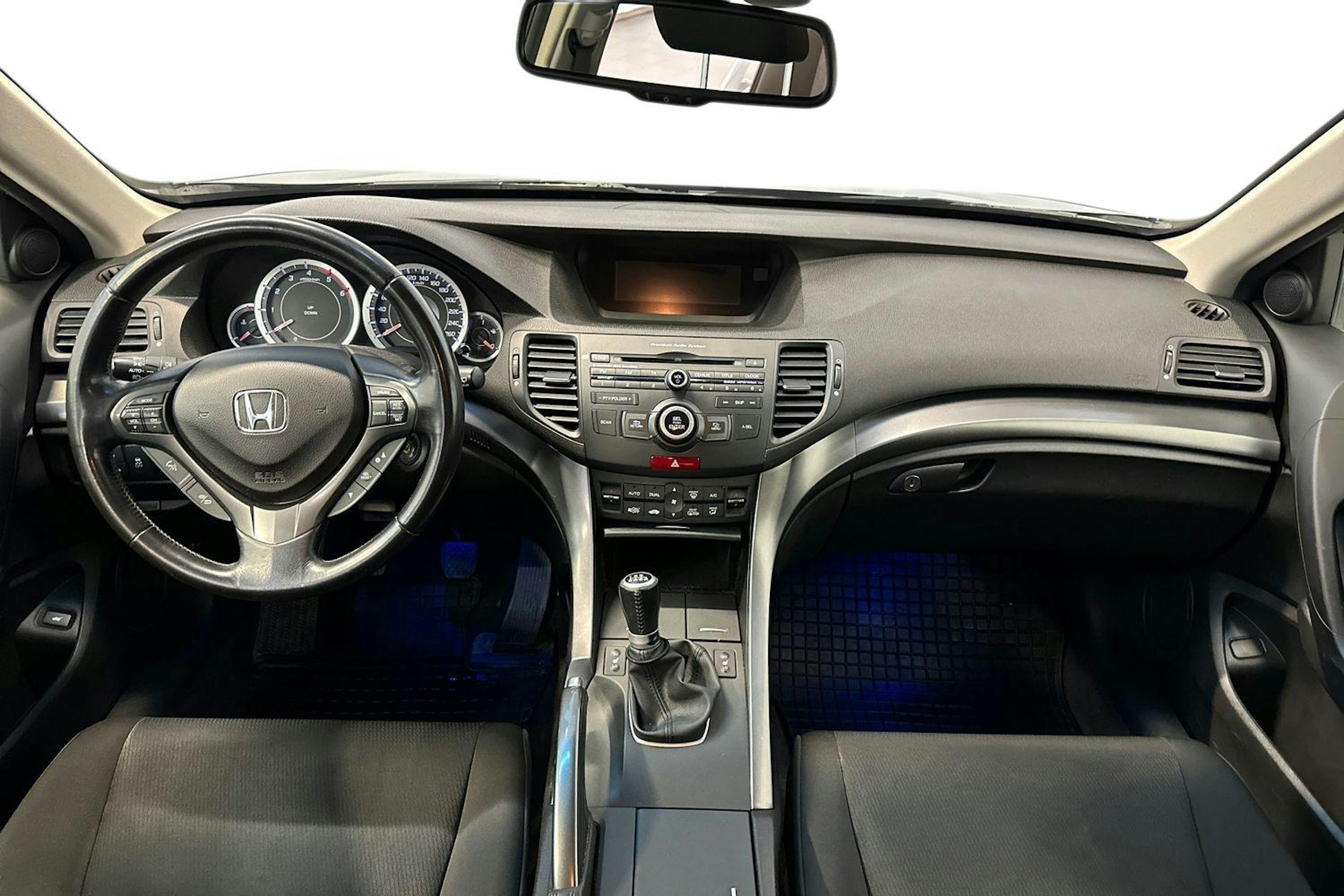 harmaa Honda Accord 2013 kuva 9.