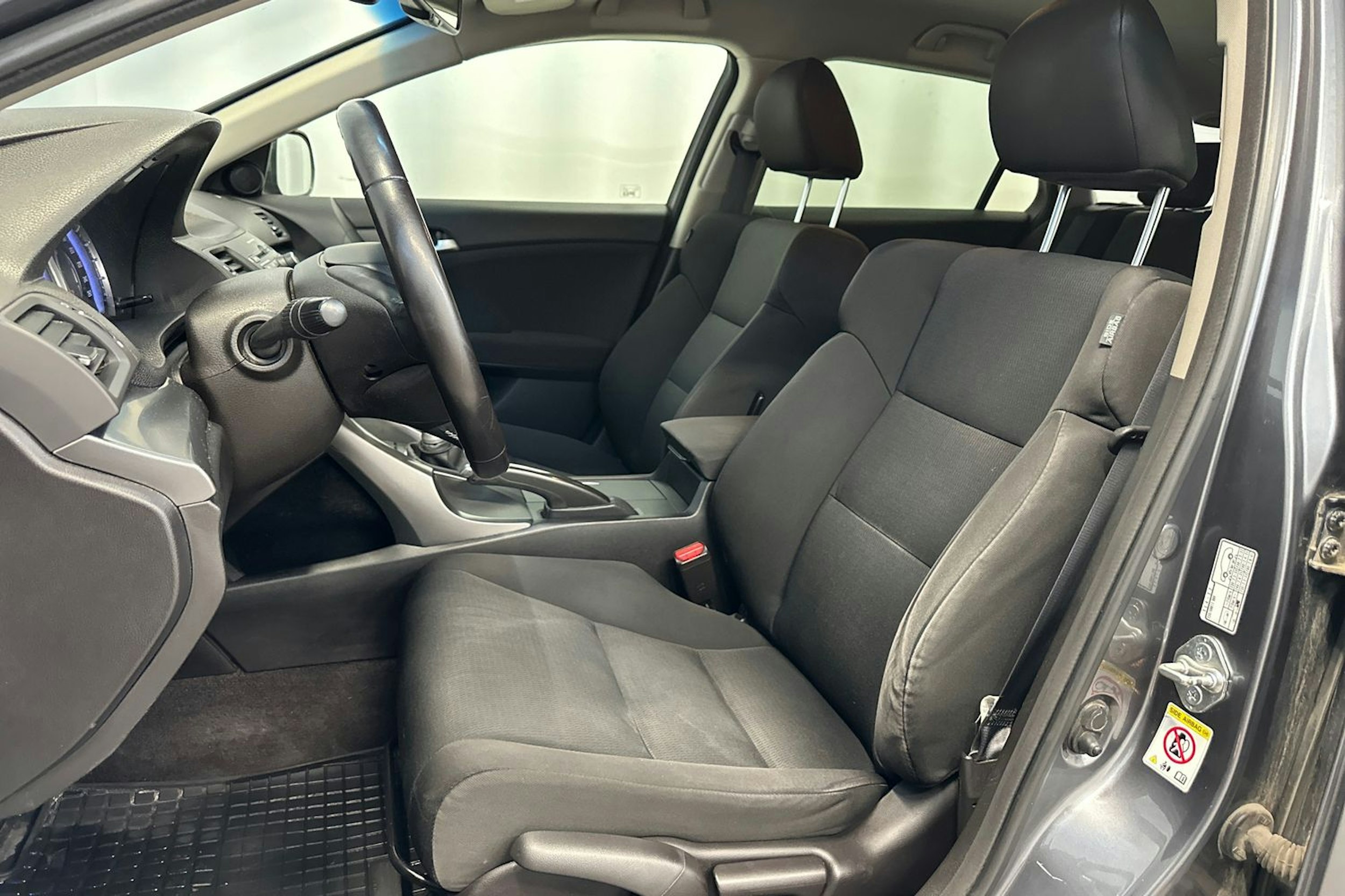 harmaa Honda Accord 2013 kuva 14.