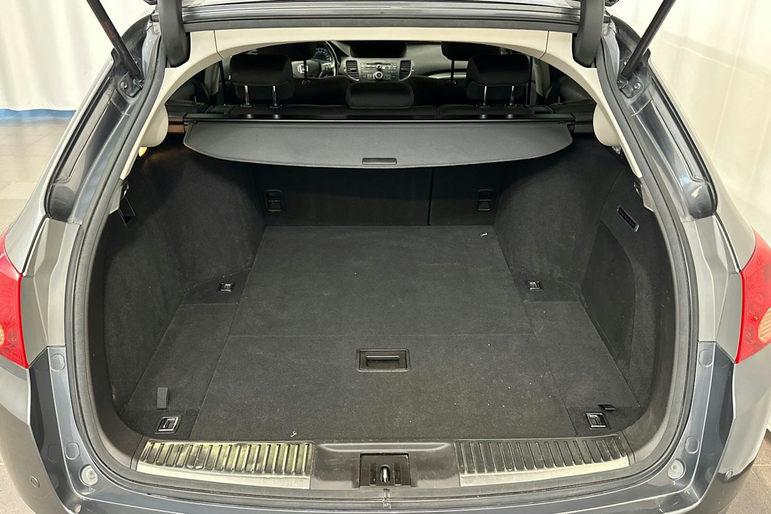 harmaa Honda Accord 2013 kuva 15.