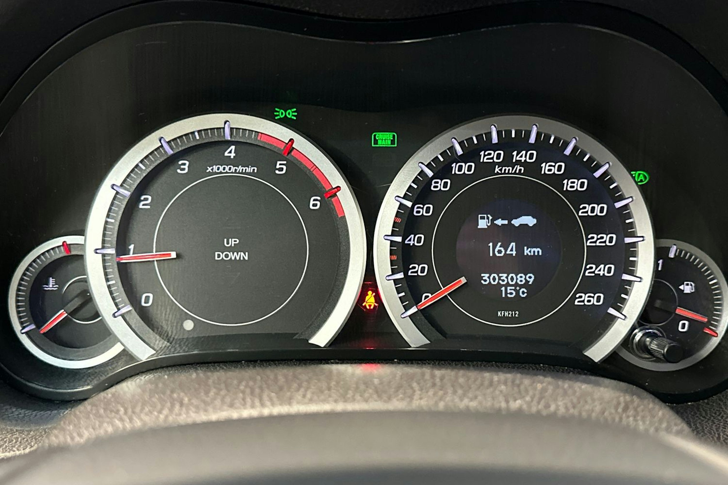 harmaa Honda Accord 2013 kuva 16.