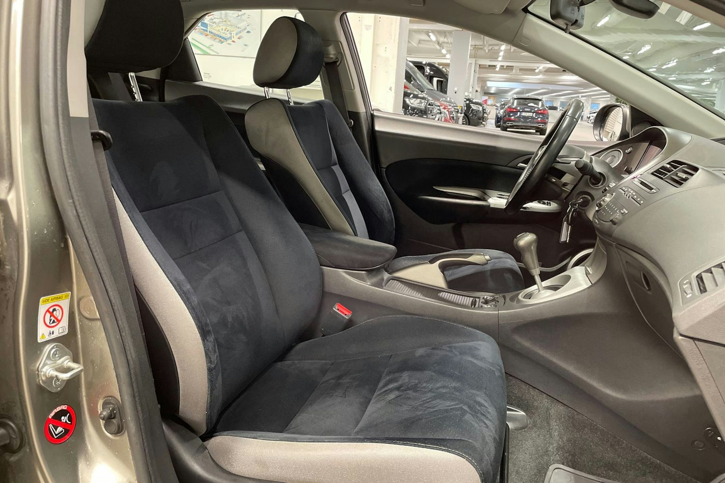 harmaa Honda Civic 2007 kuva 24.