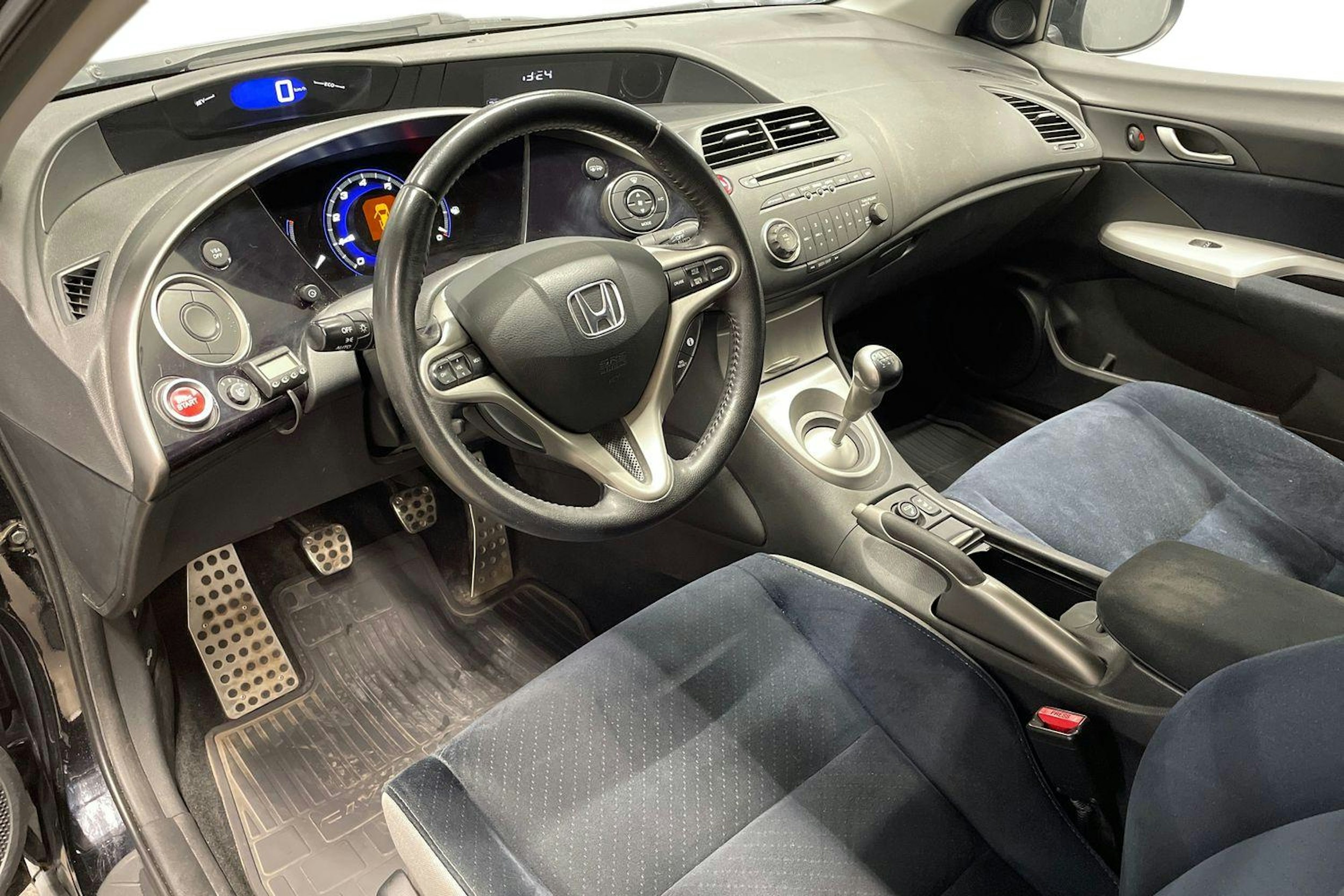 musta Honda Civic 2007 kuva 7.