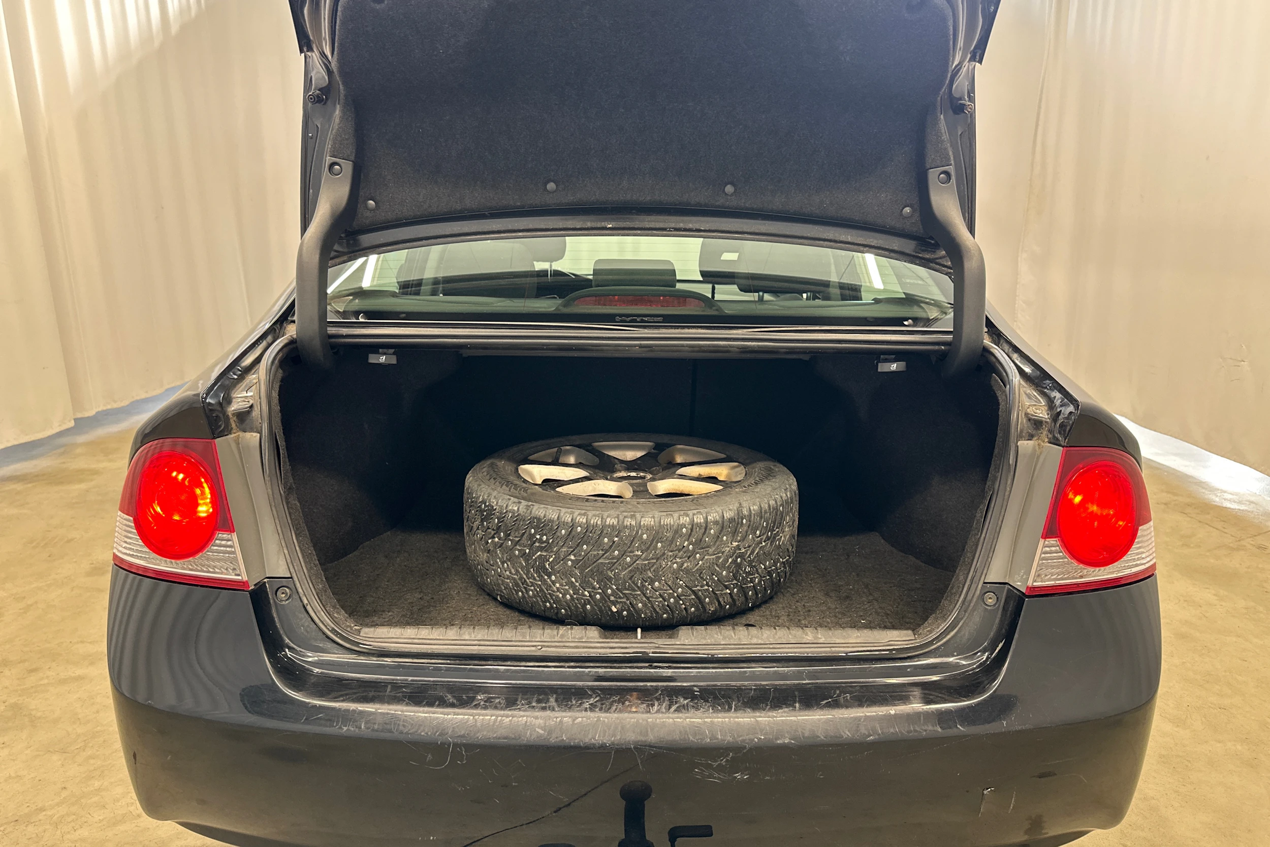 musta Honda Civic 2008 kuva 20.