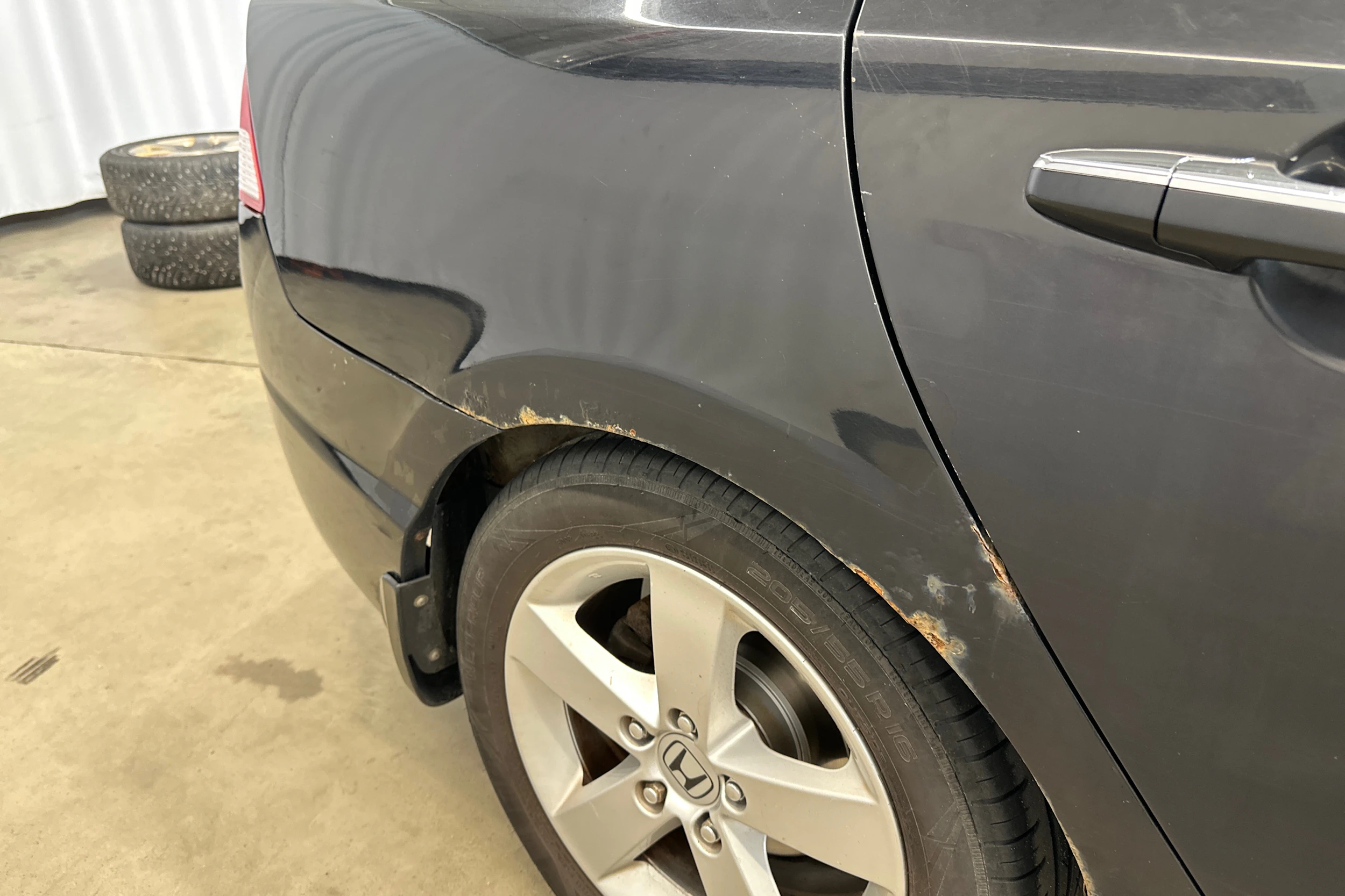 musta Honda Civic 2008 kuva 27.