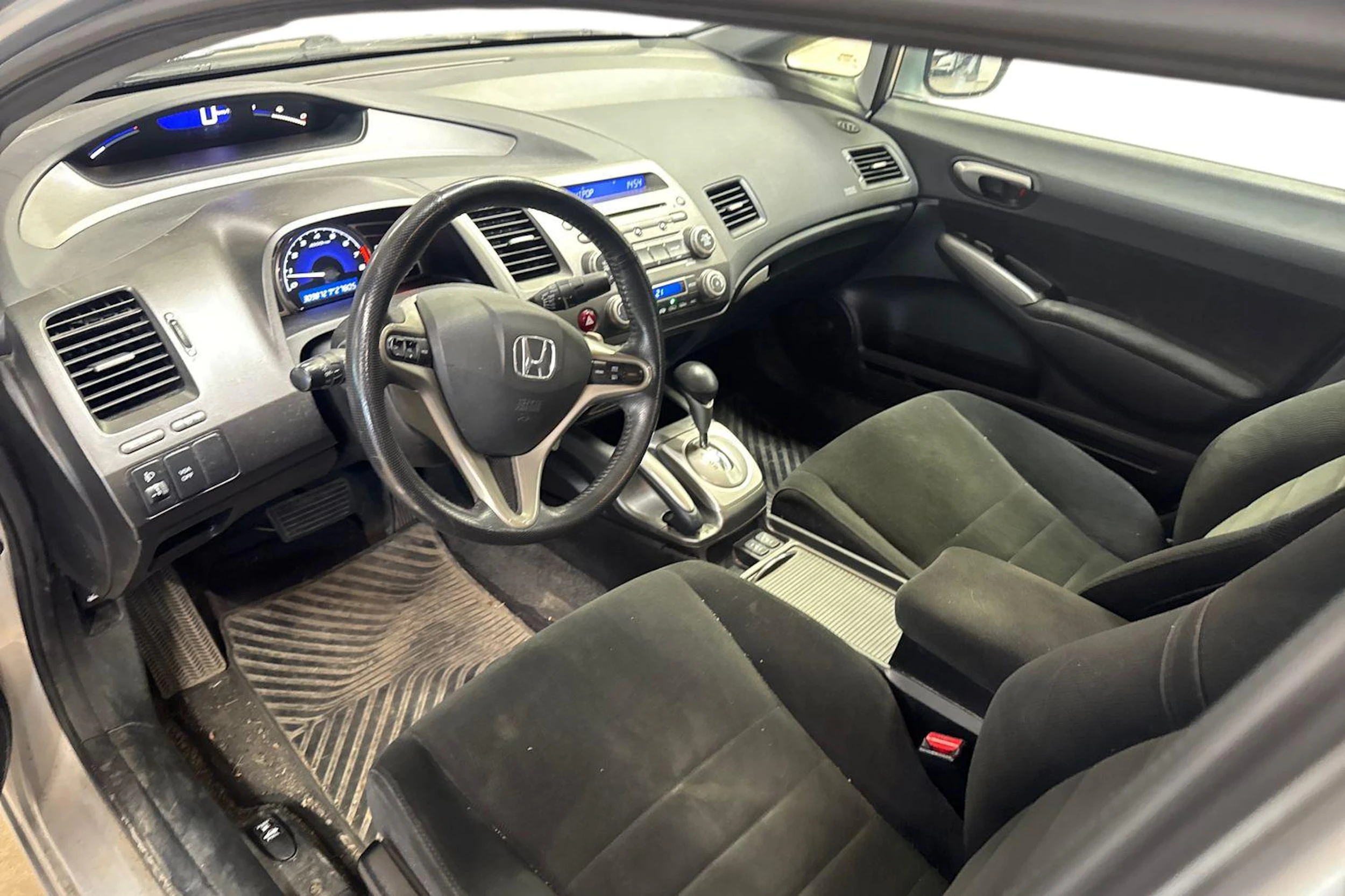 harmaa Honda Civic 2008 kuva 6.