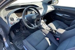 harmaa Honda Civic 2010 kuva 3.