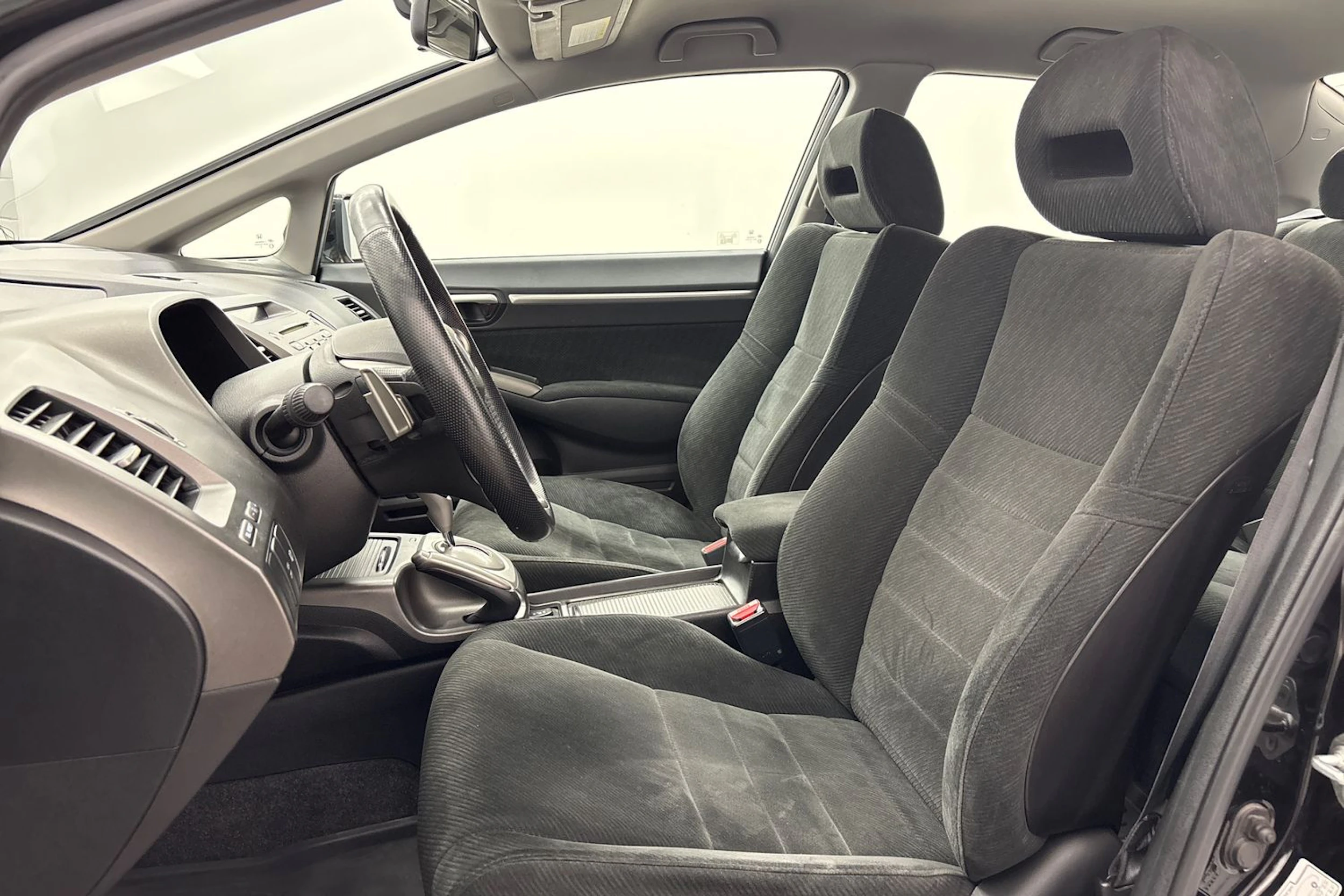 musta Honda Civic 2011 kuva 15.