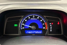 musta Honda Civic 2011 kuva 19.