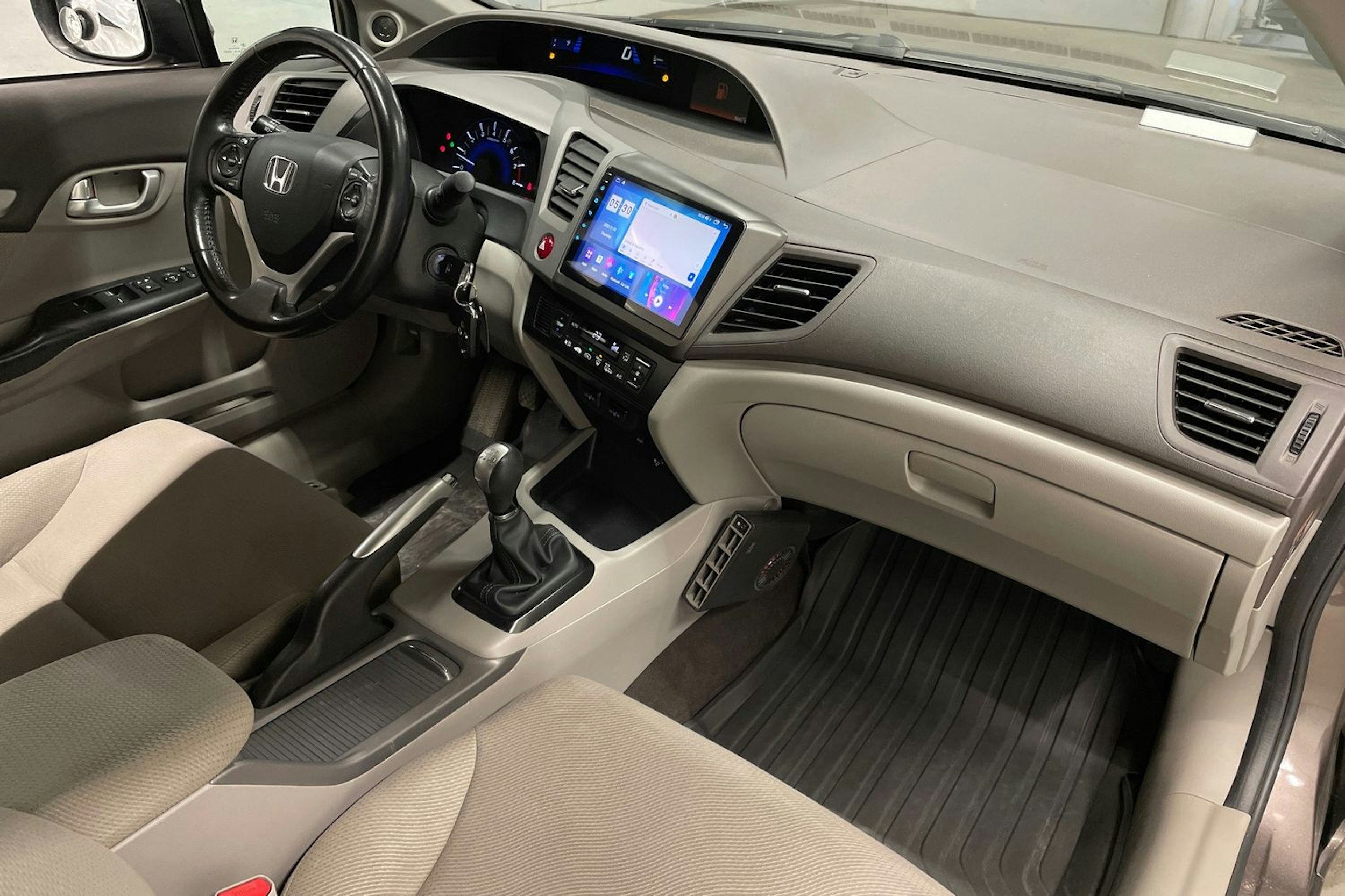 ruskea (beige) Honda Civic 2012 kuva 27.