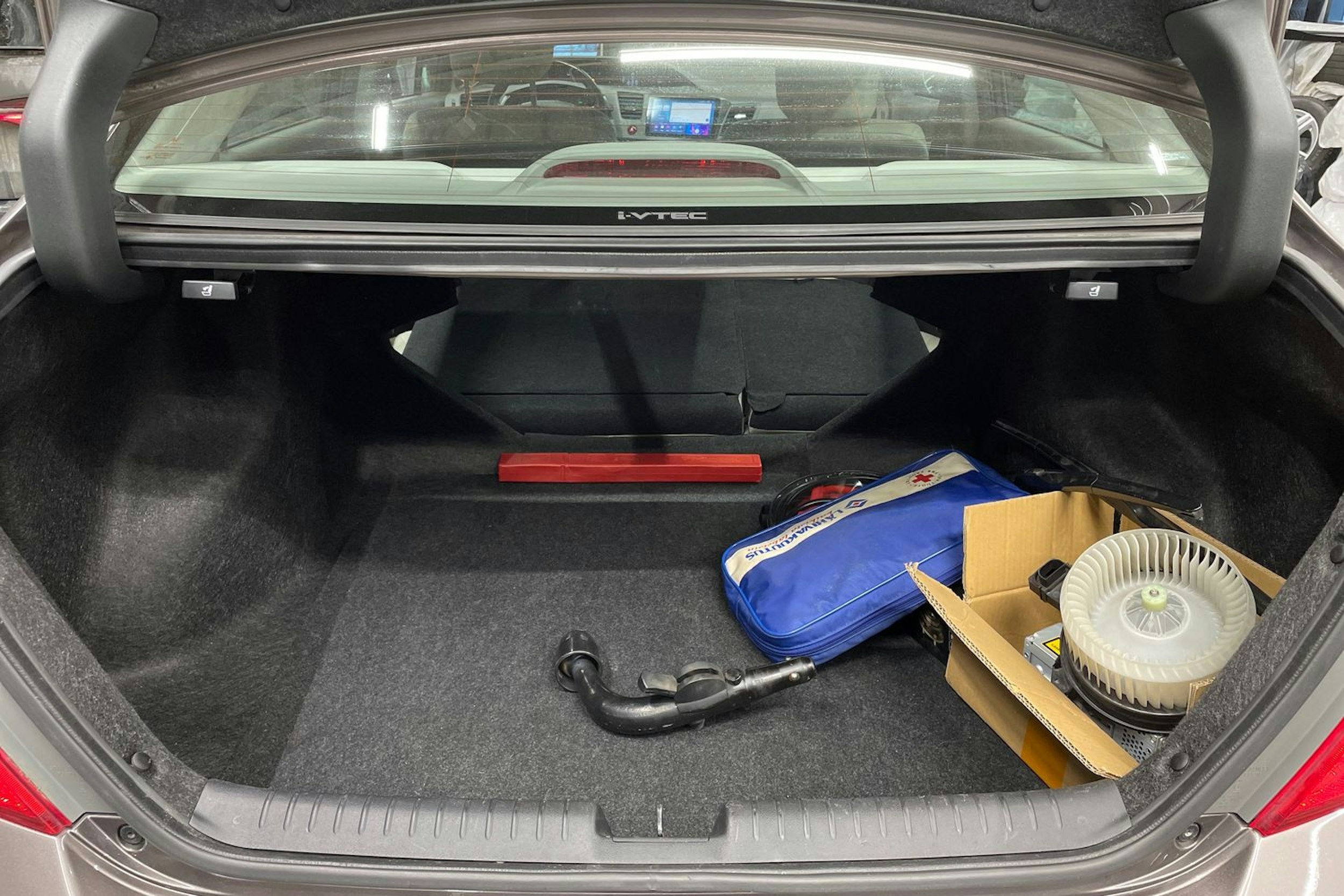 ruskea (beige) Honda Civic 2012 kuva 28.