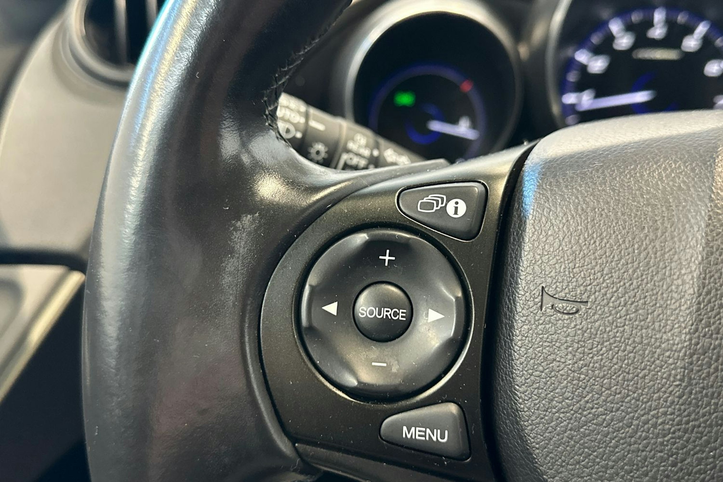 musta Honda Civic 2013 kuva 16.
