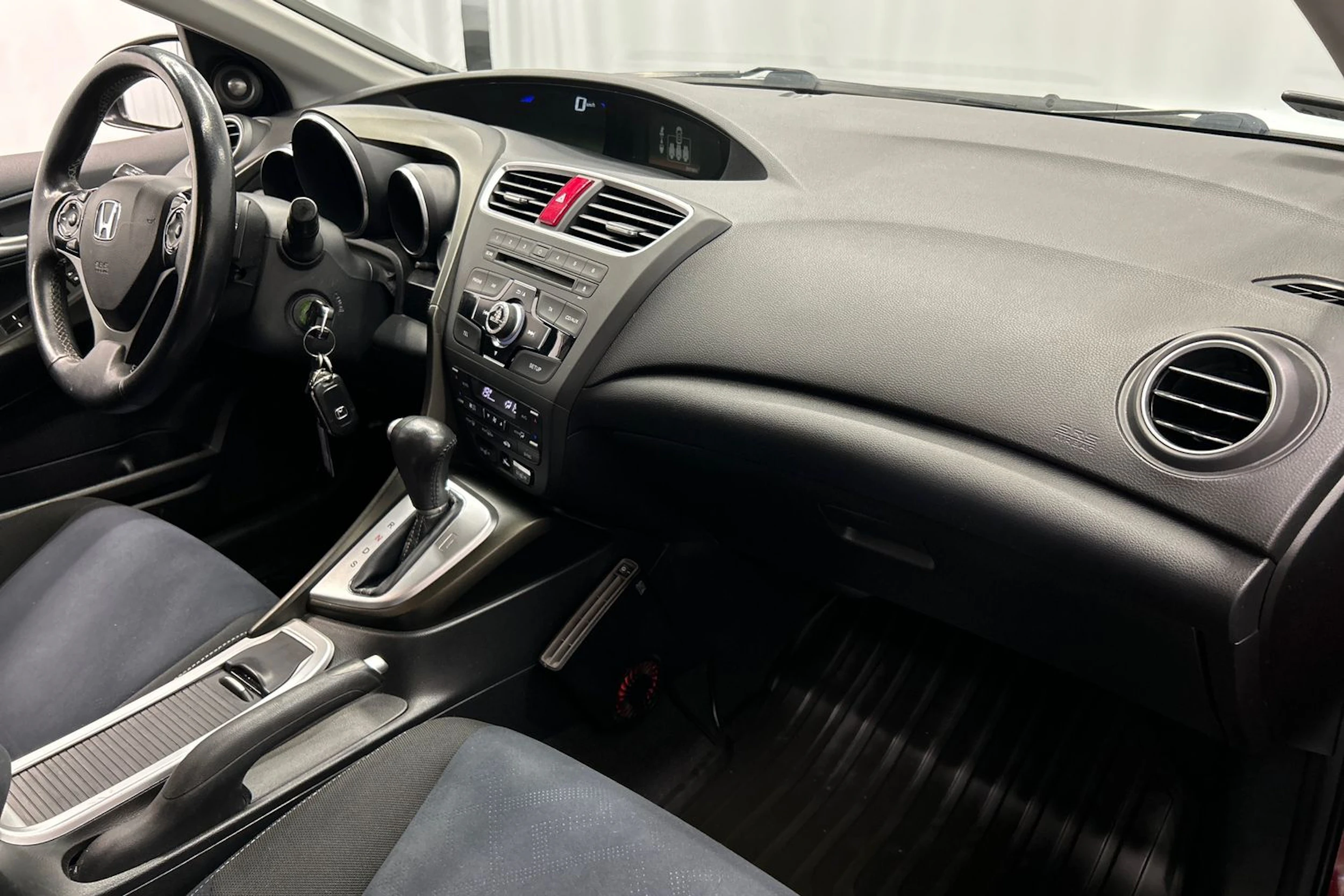 punainen Honda Civic 2014 kuva 12.