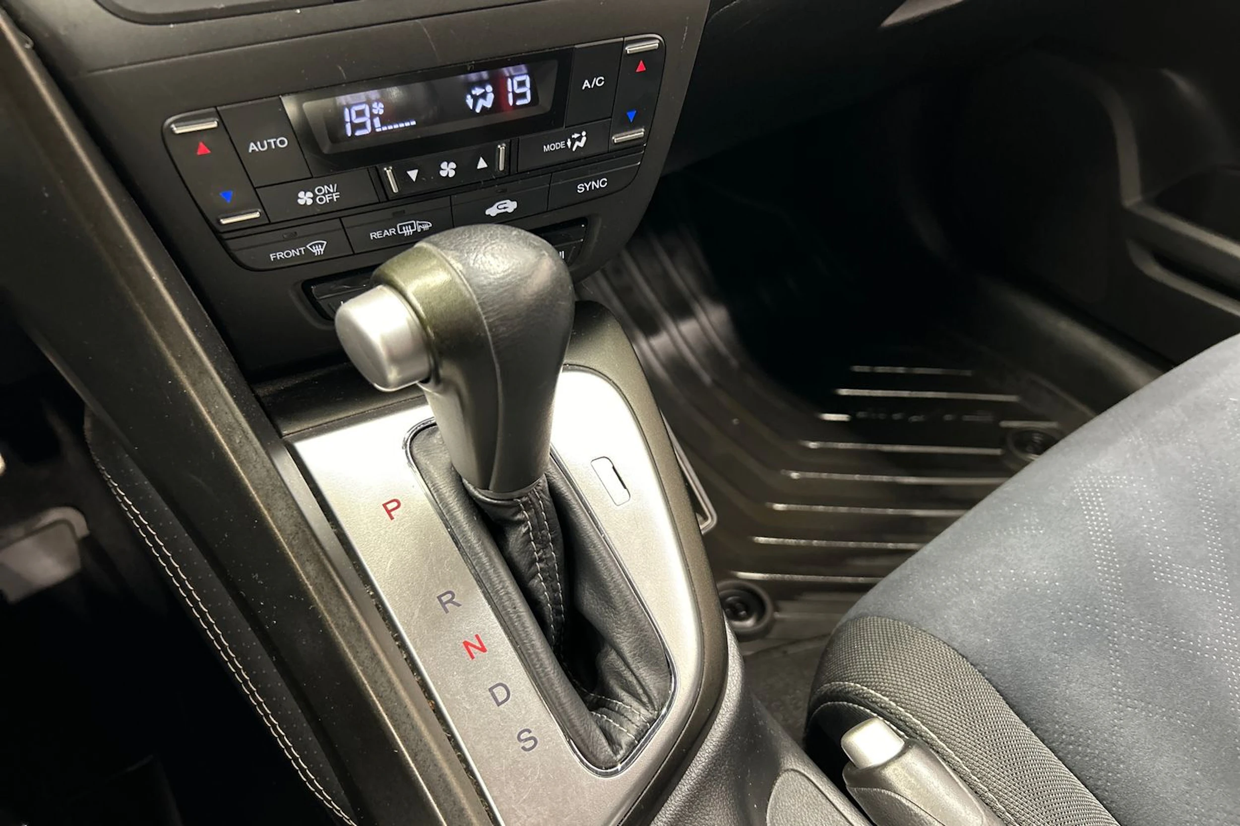 punainen Honda Civic 2014 kuva 22.