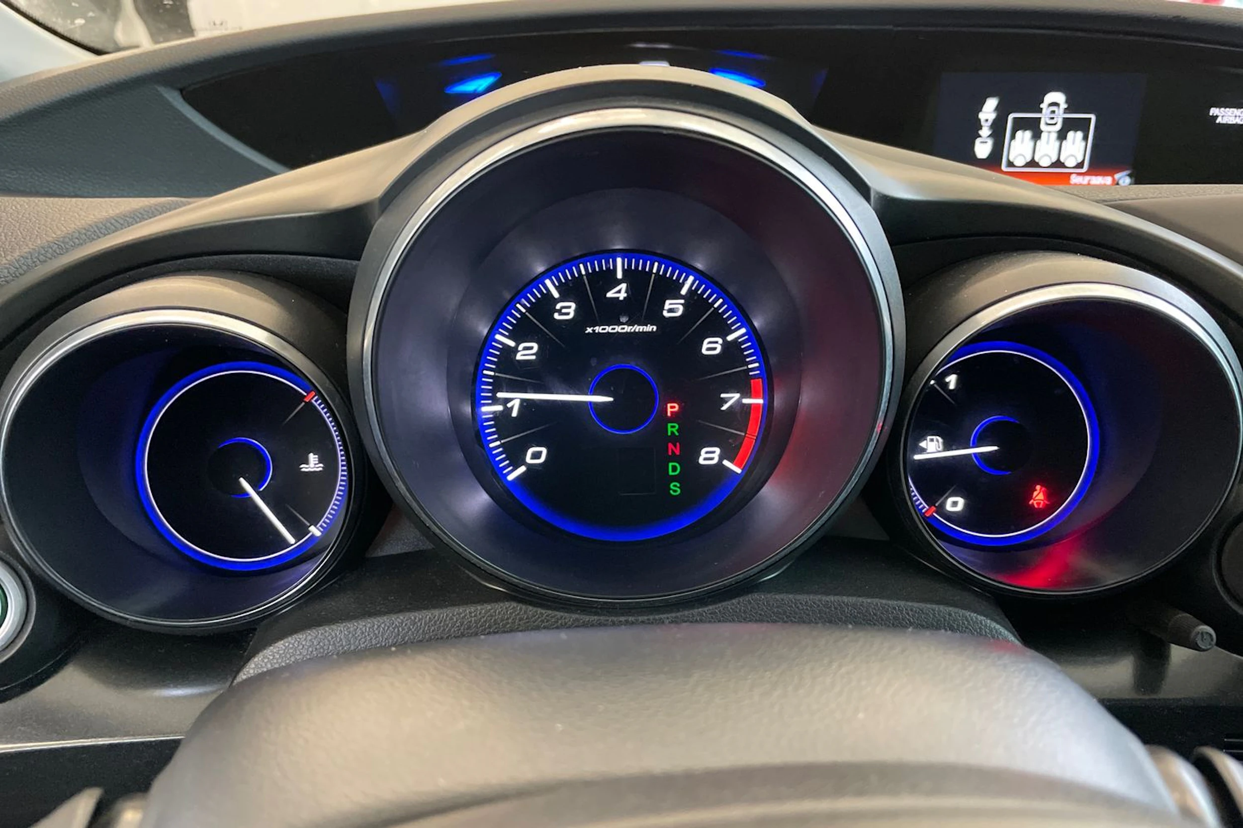 Valkoinen Honda CIVIC 2014 kuva 11.