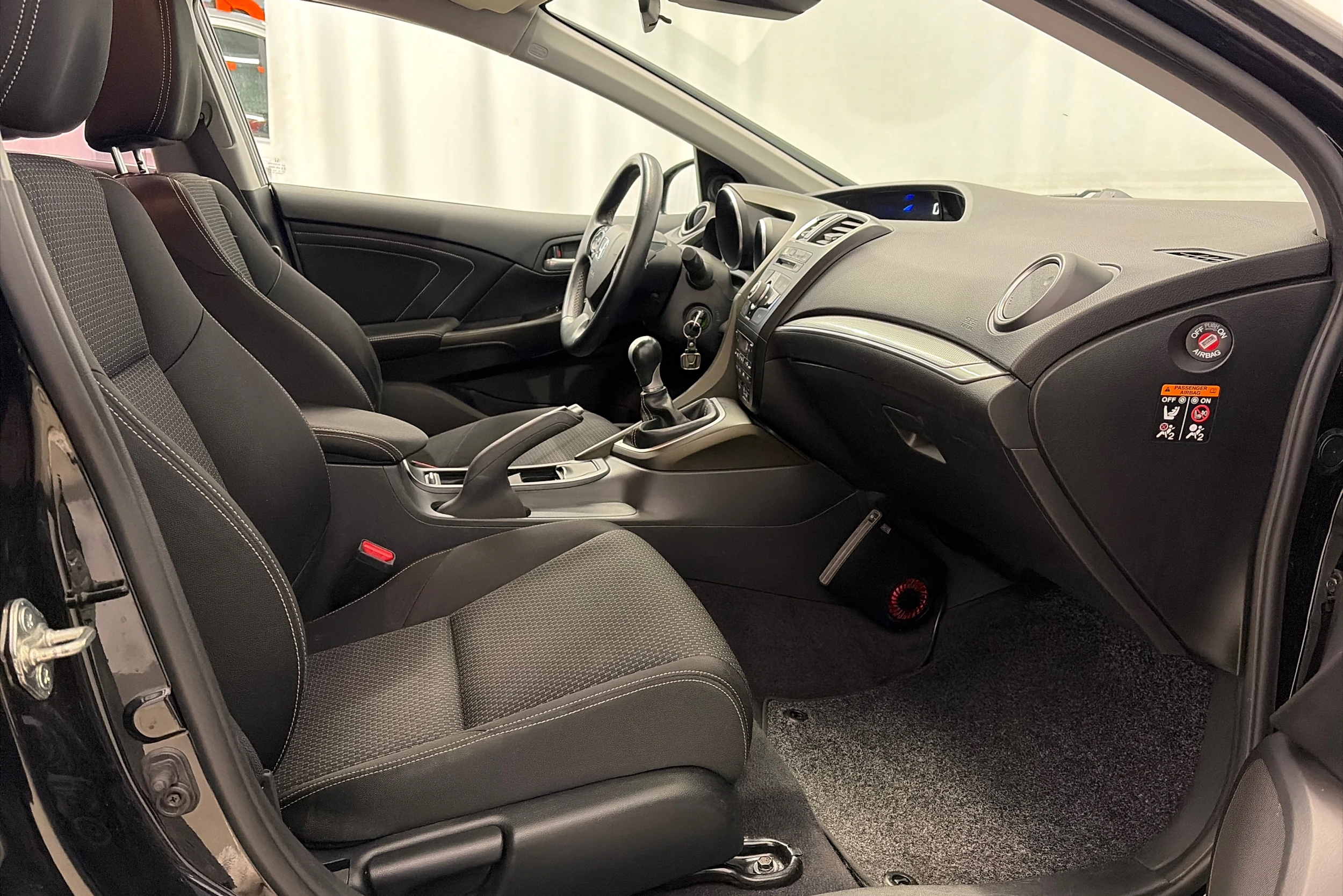musta Honda Civic 2015 kuva 16.