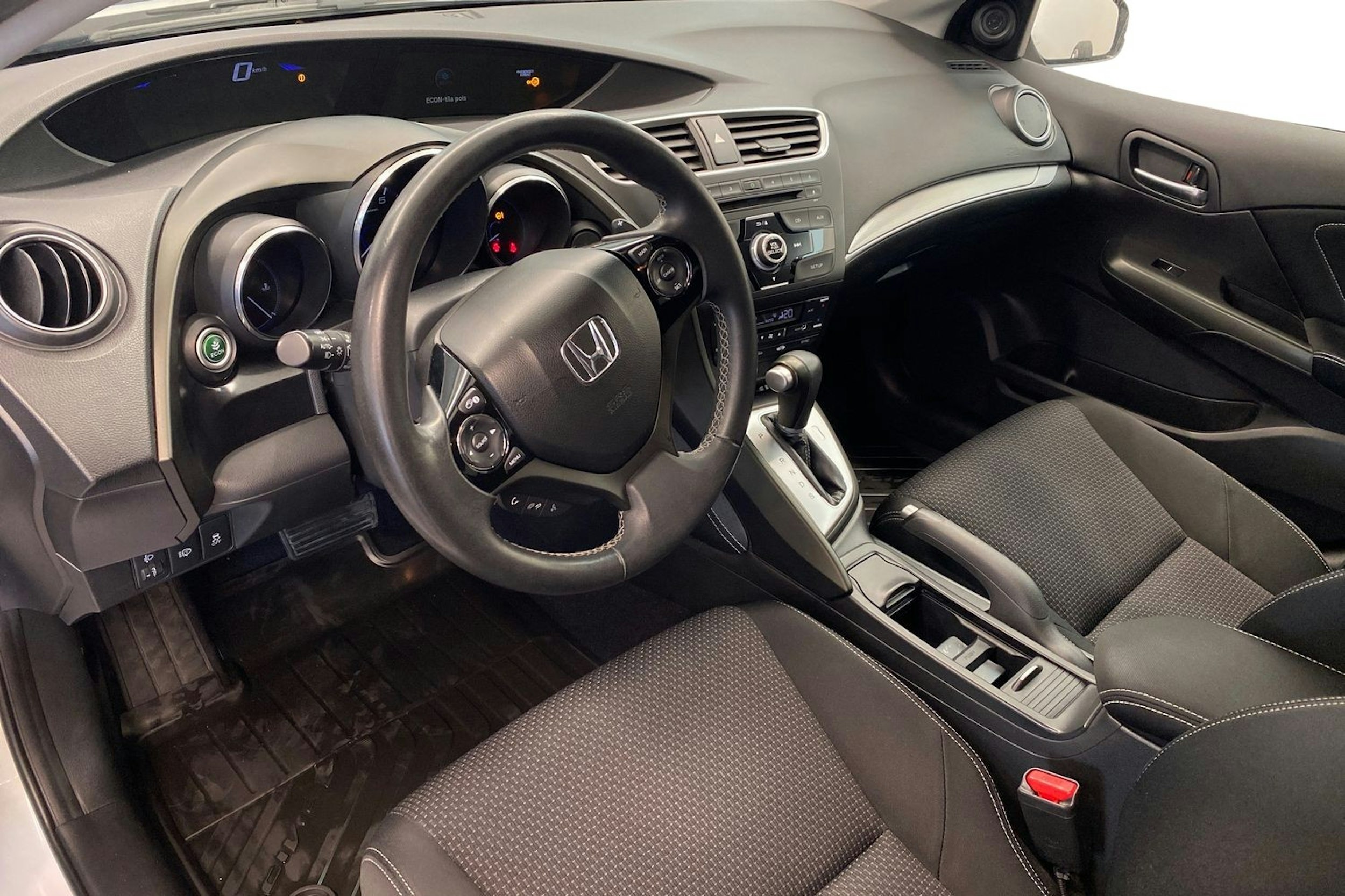 valkoinen Honda Civic 2016 kuva 7.