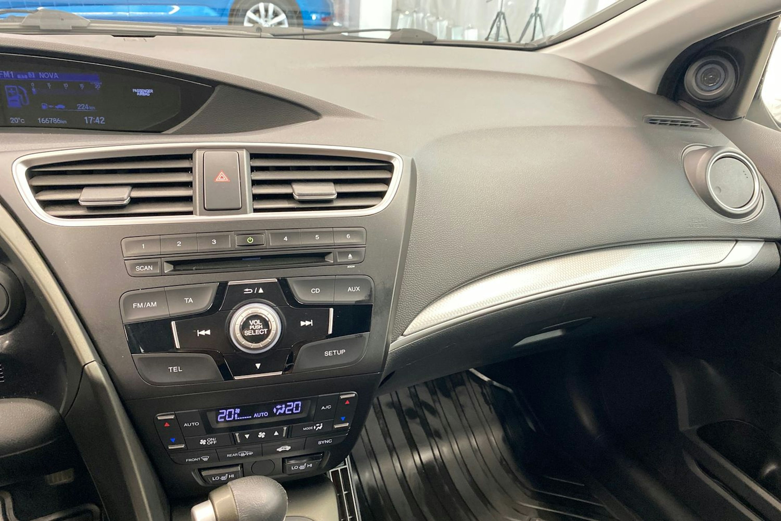 valkoinen Honda Civic 2016 kuva 22.