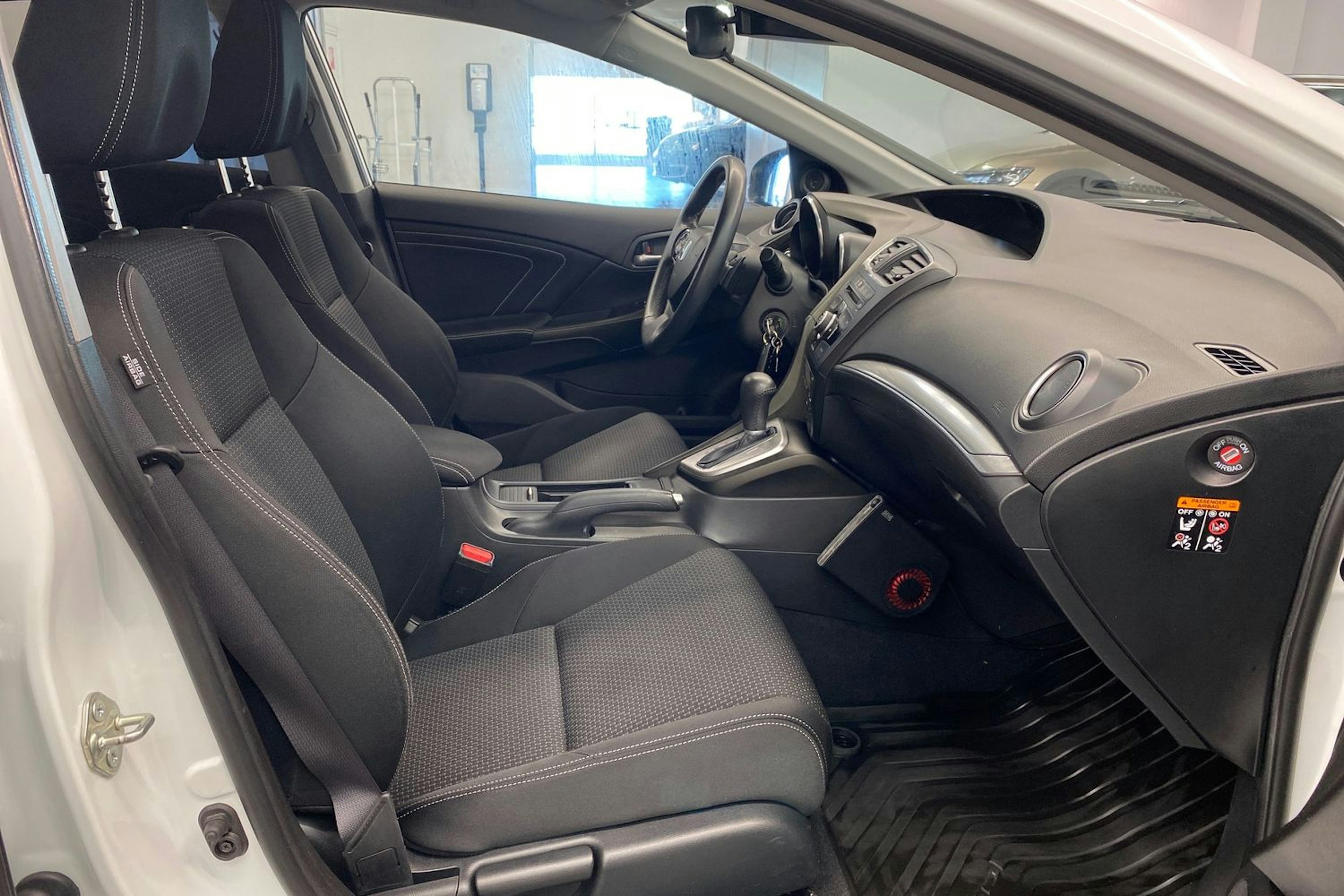 valkoinen Honda Civic 2016 kuva 32.