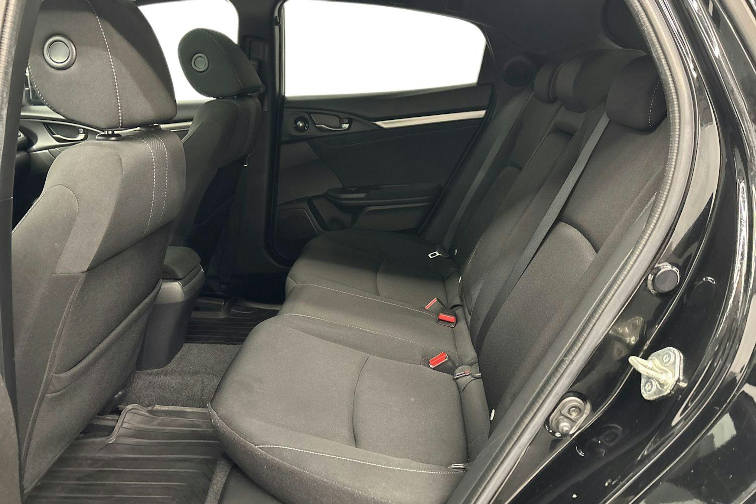 musta Honda Civic 2017 kuva 10.