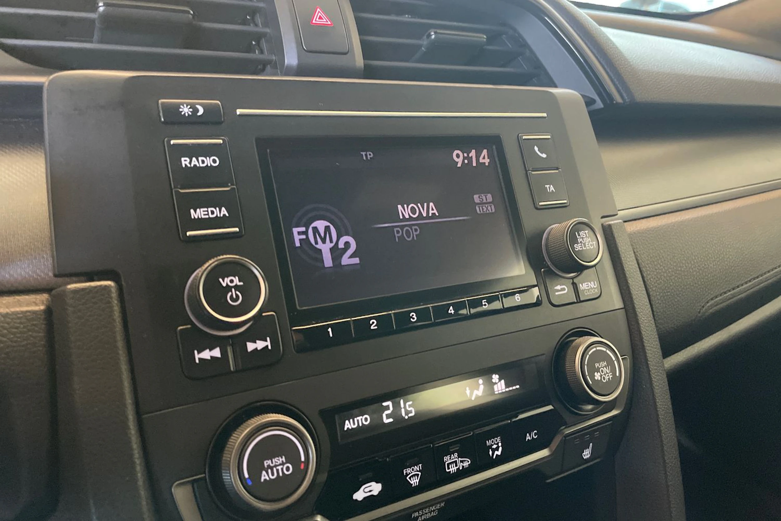 valkoinen Honda Civic 2018 kuva 19.