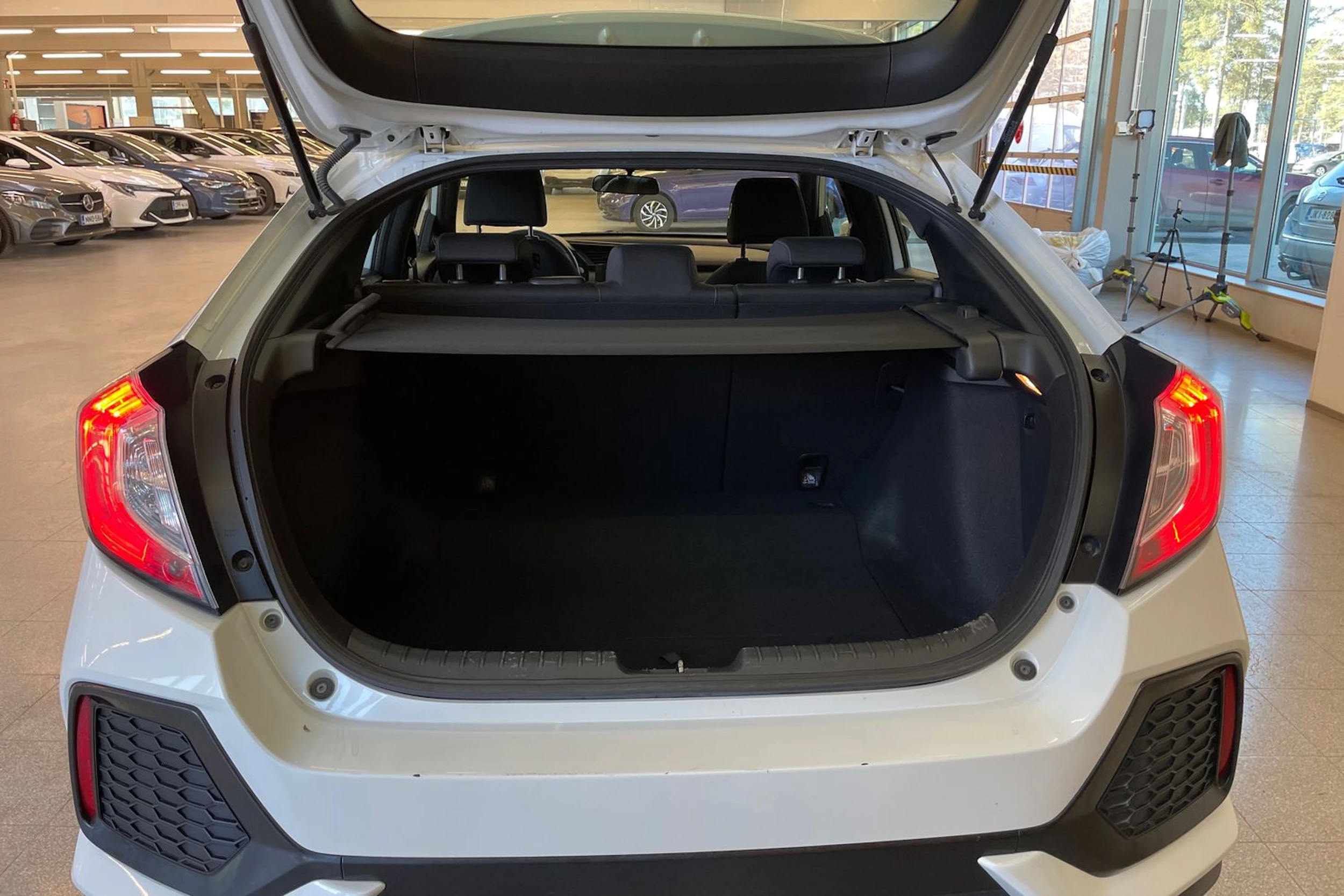 valkoinen Honda Civic 2018 kuva 23.