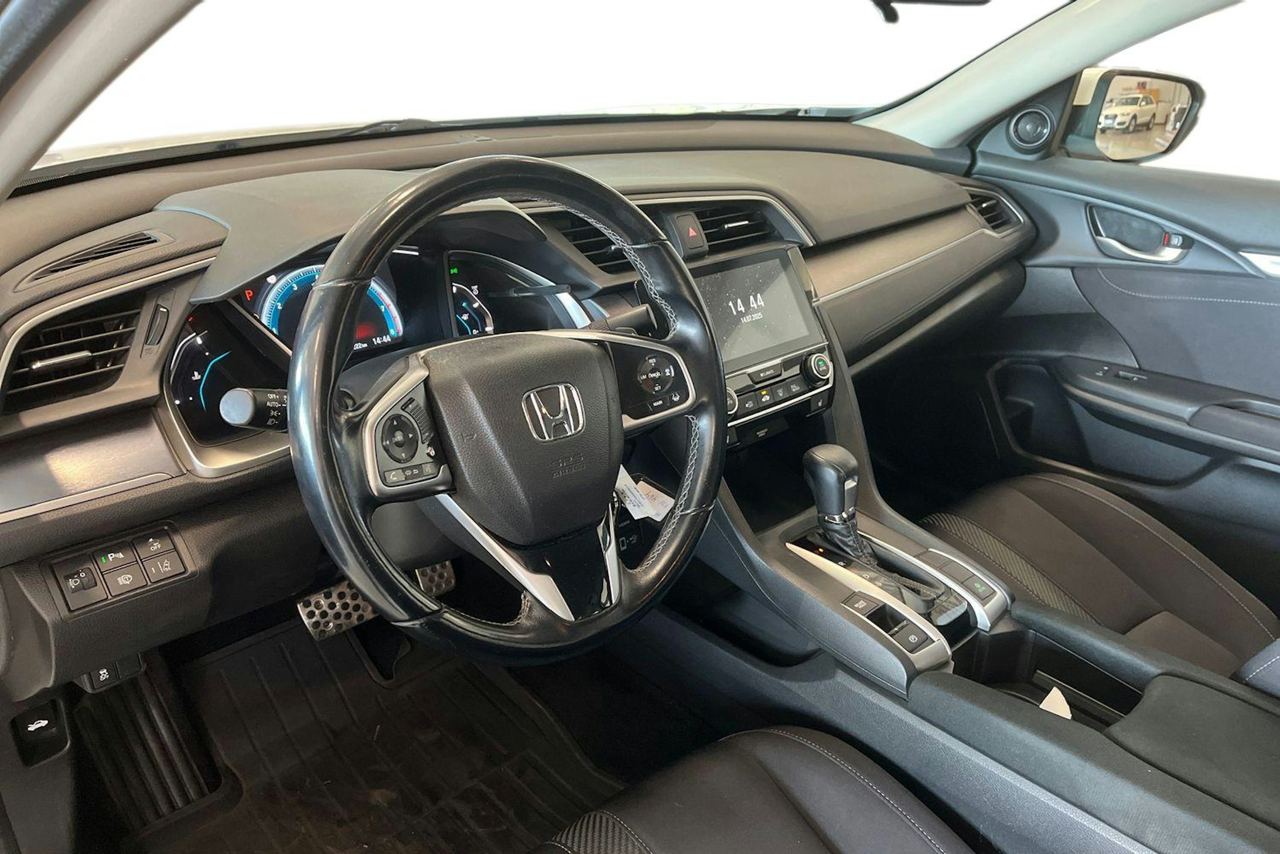 valkoinen Honda Civic 2018 kuva 7.