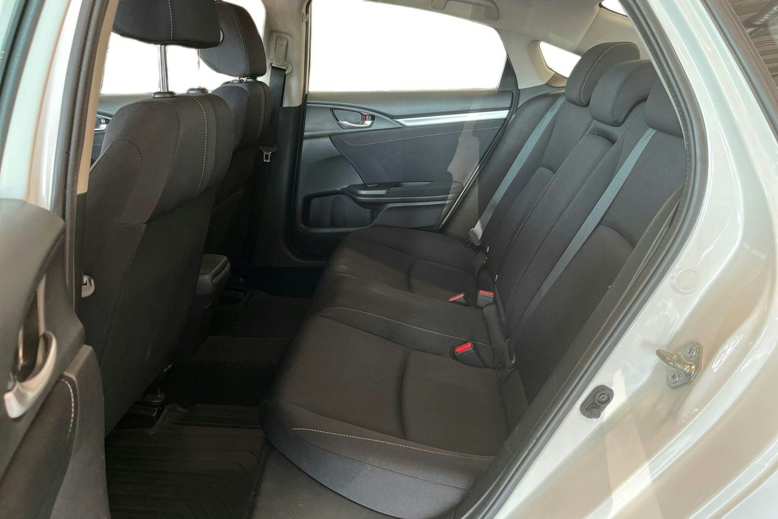 valkoinen Honda Civic 2018 kuva 10.